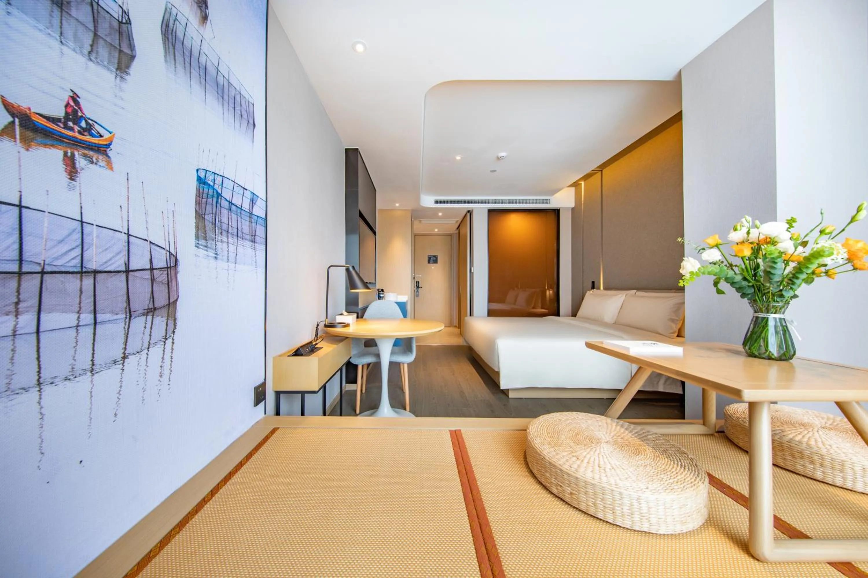 Photo of the whole room in 厦门火车站明发广场亚朵酒店