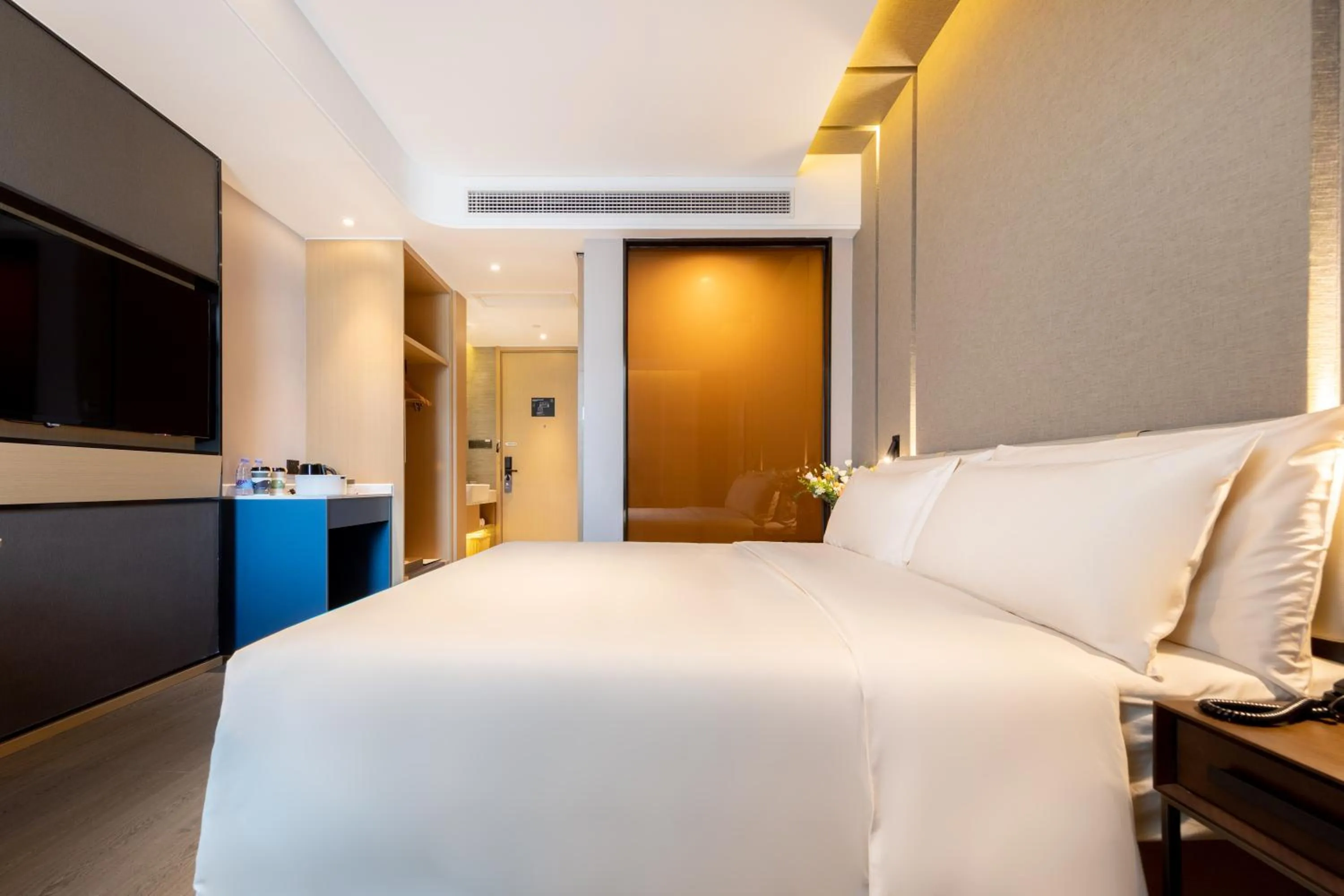 Bed in 厦门火车站明发广场亚朵酒店