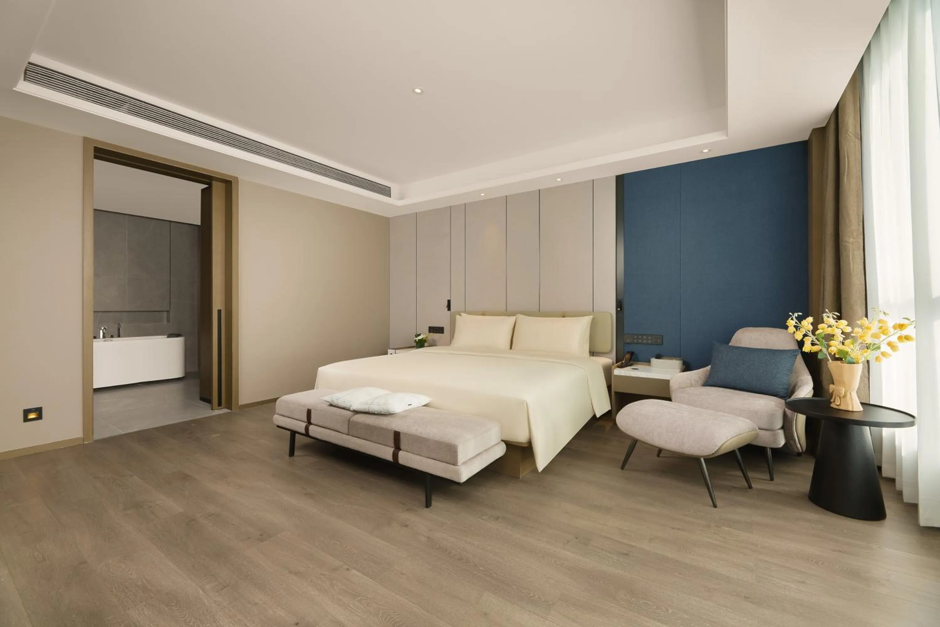 Bed in Atour Hotel Jinan West Railway Station