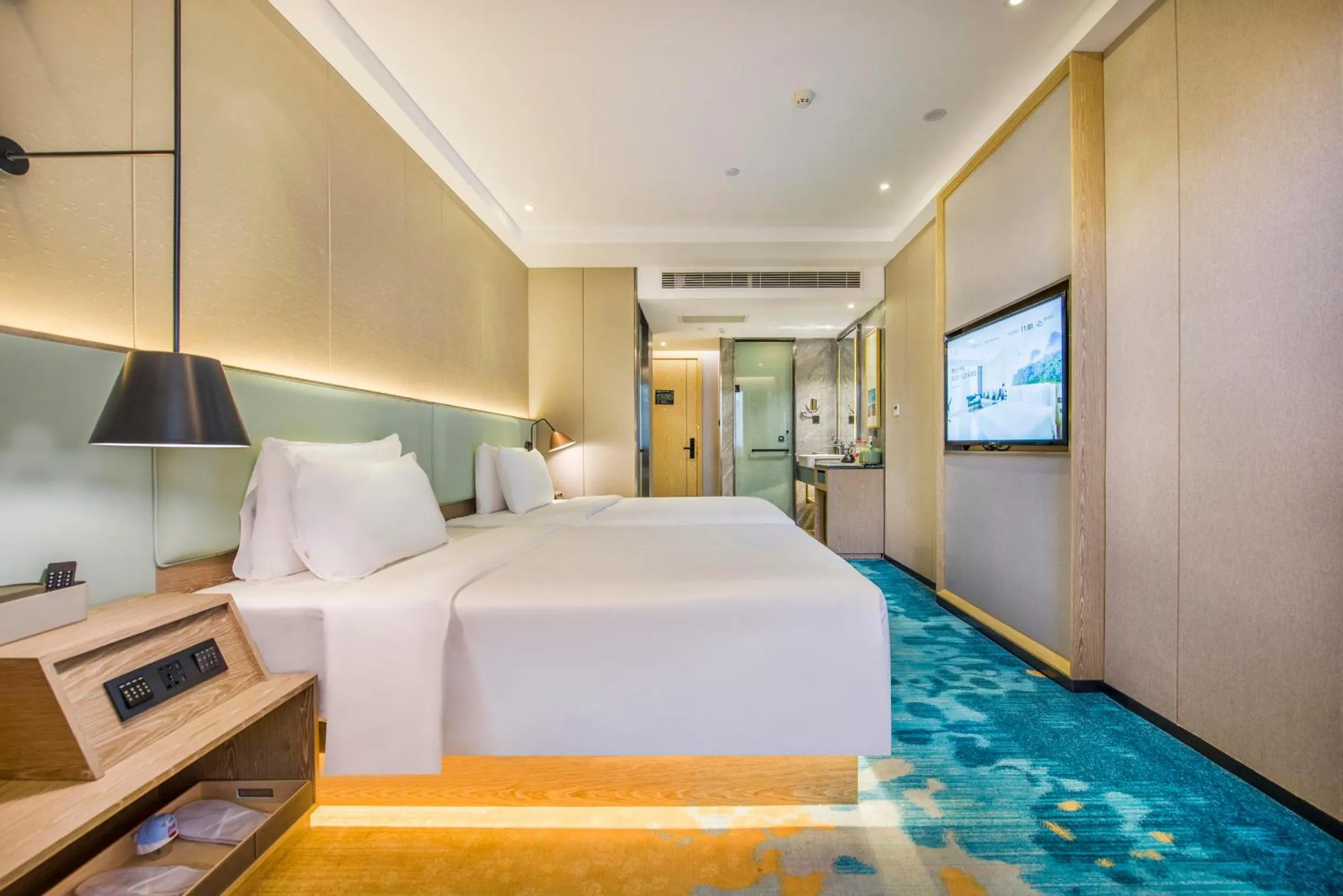 Bed in Atour X Hotel Zhujiang New Town Tianhe Park Station Guangzhou close to Canton Fair -Free shuttle bus to Canton Fair