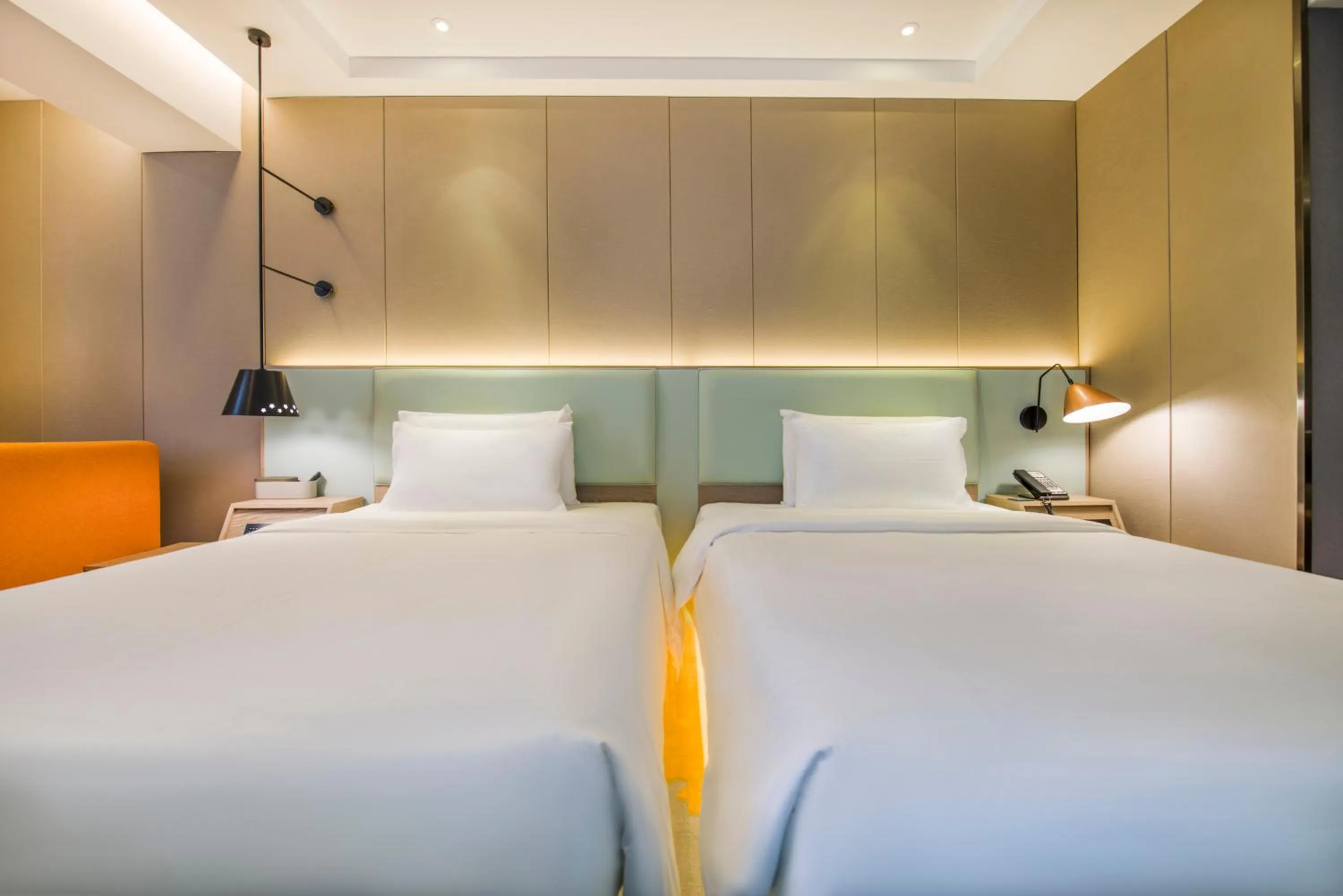 Bed in Atour X Hotel Zhujiang New Town Tianhe Park Station Guangzhou close to Canton Fair -Free shuttle bus to Canton Fair