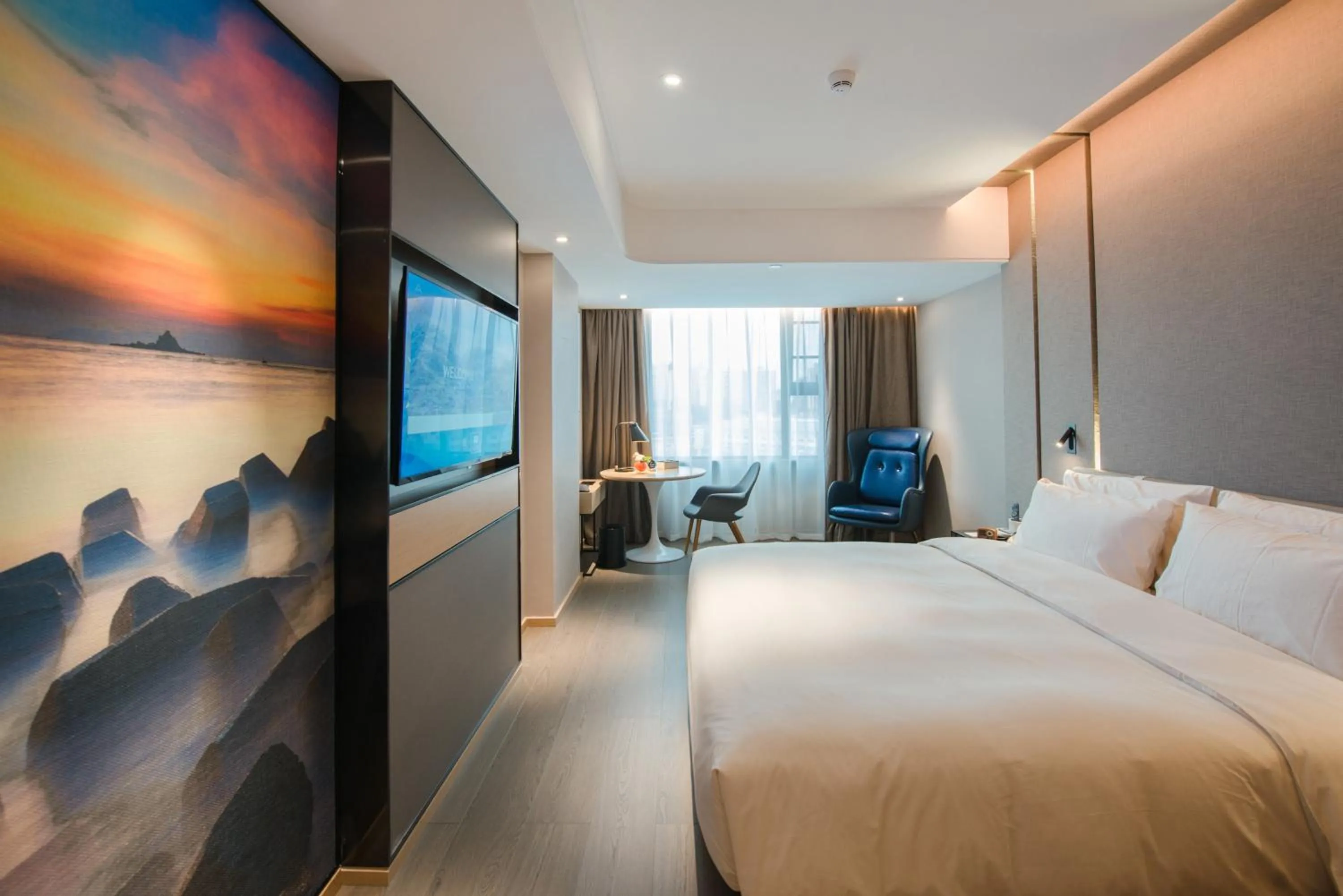 Photo of the whole room, Bed in Atour Hotel Shenzhen Baoan International Airport