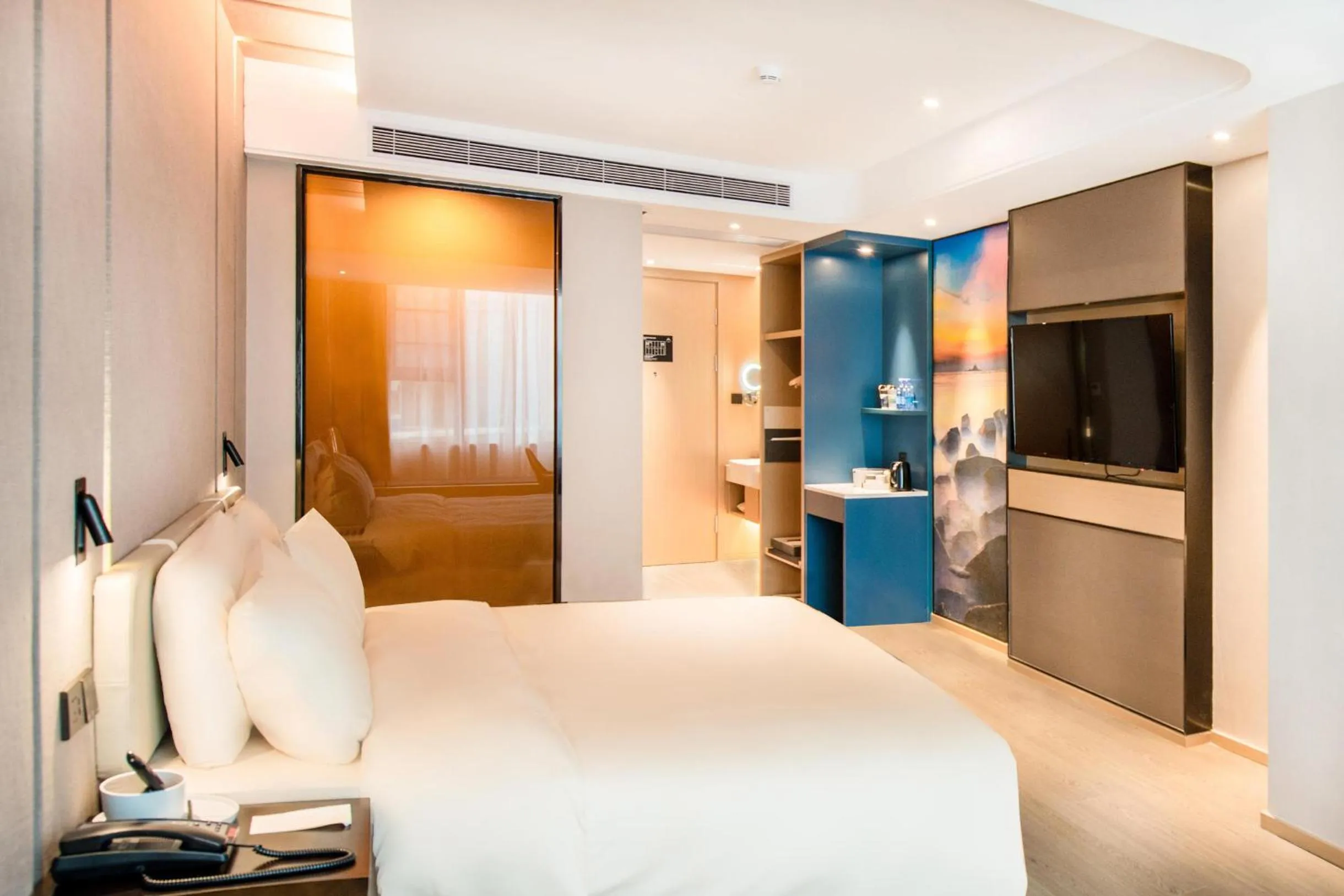 Bed in Atour Hotel Shenzhen Baoan International Airport