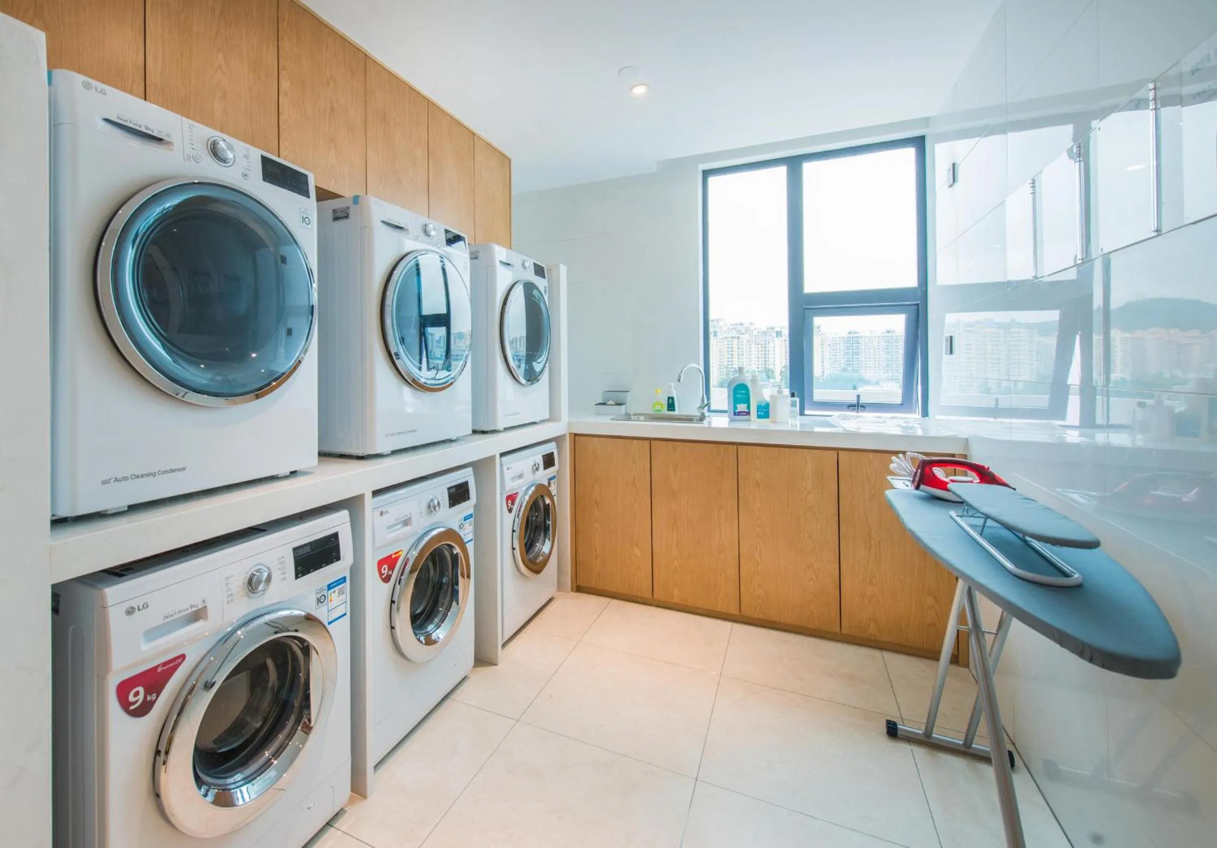 washing machine in Atour Hotel Shenzhen Baoan International Airport