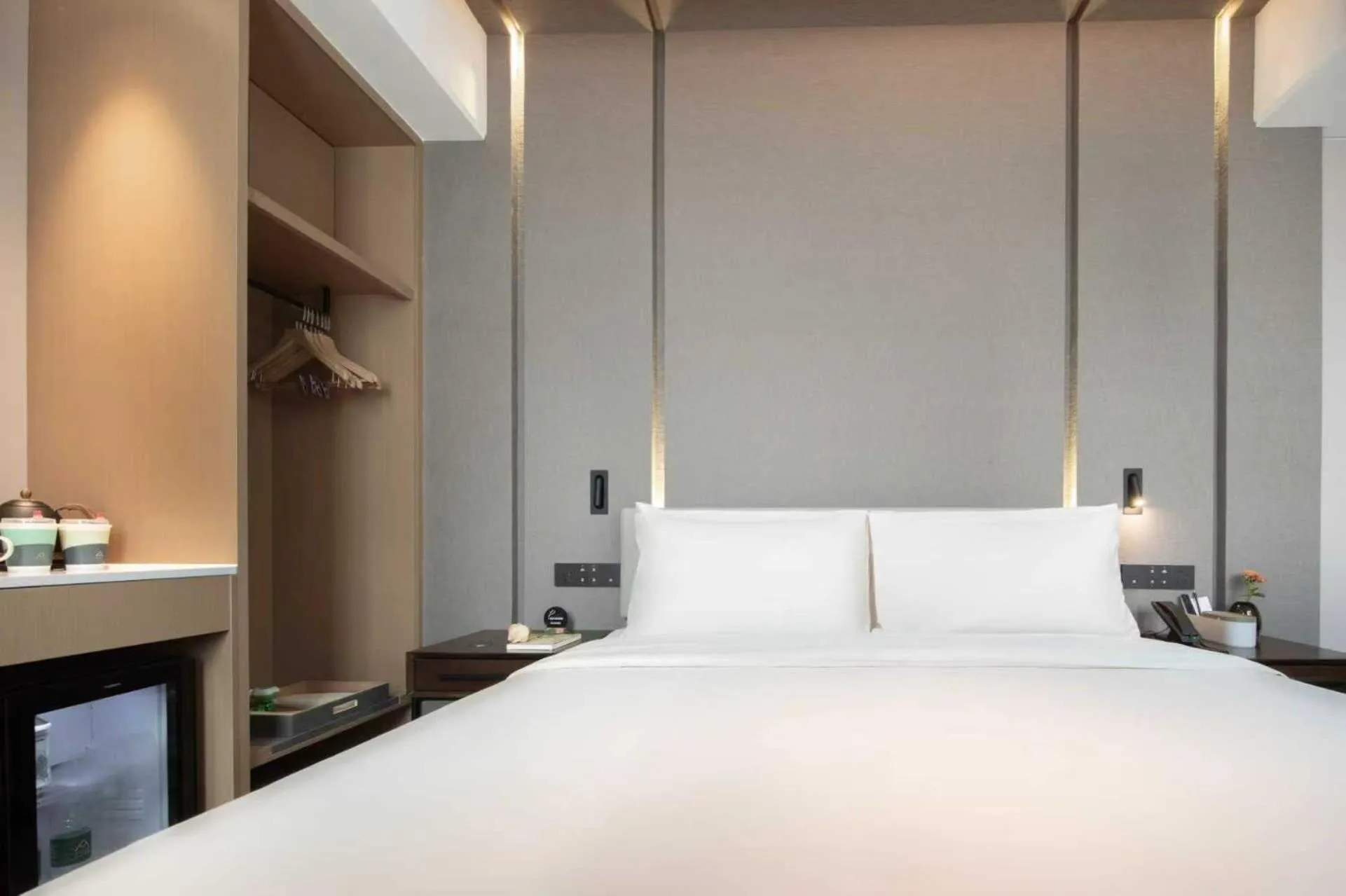 Photo of the whole room, Bed in Atour Hotel Shenzhen Qianhai Baoan Center