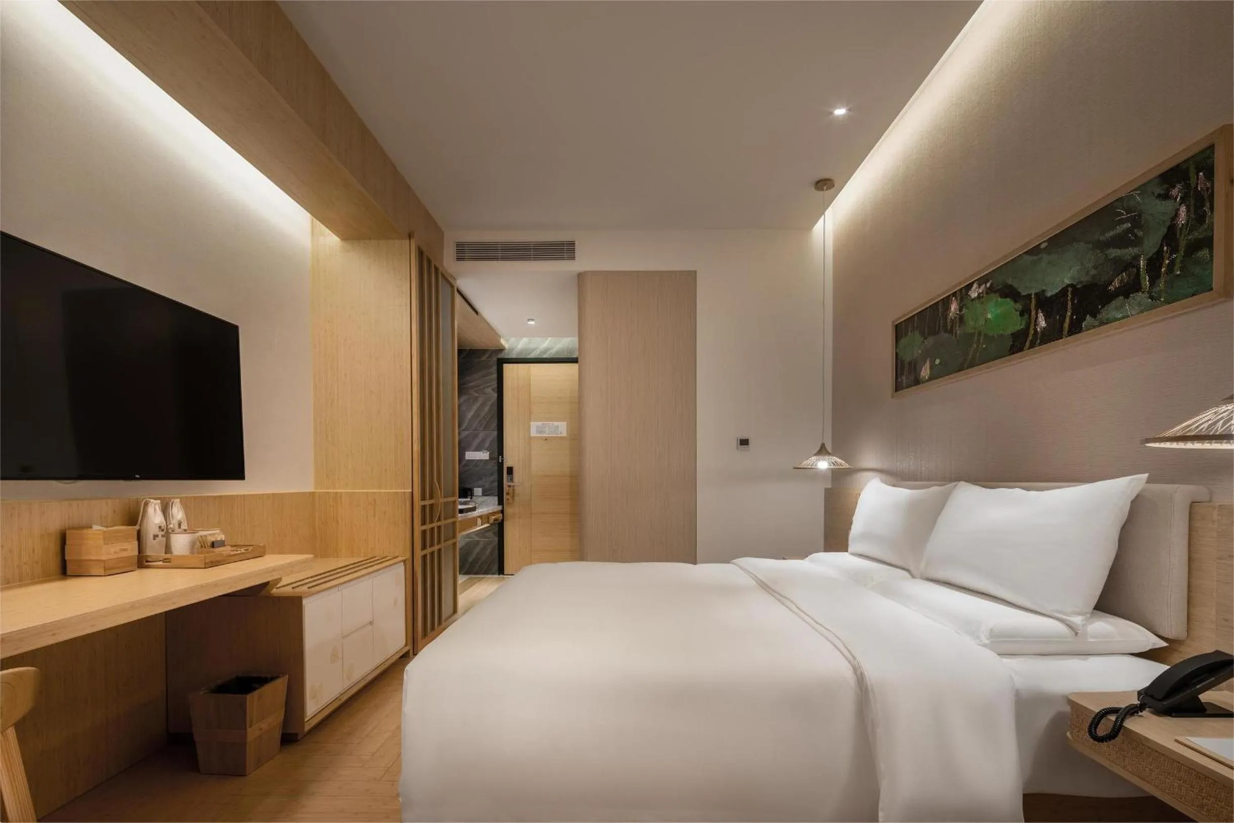 Photo of the whole room, Bed in Atour X Hotel Shenzhen Futian CBD Chegongmiao