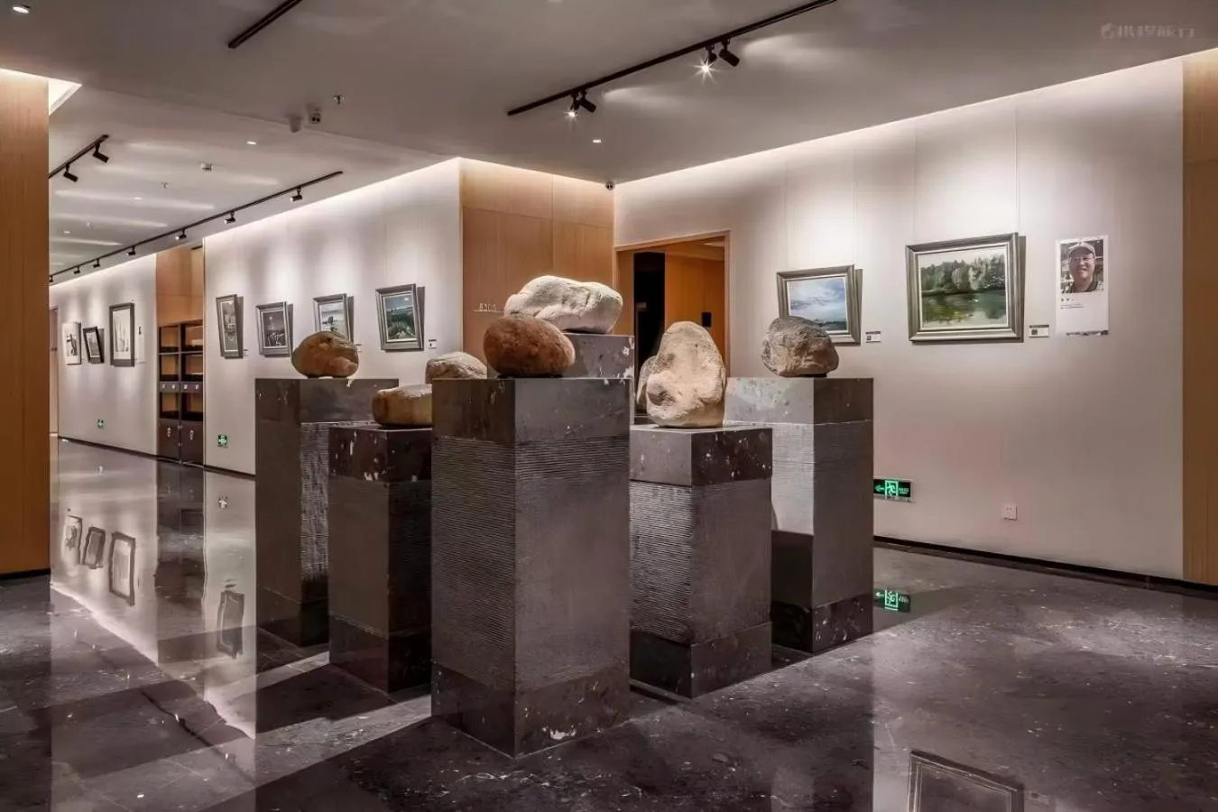 Property building in Atour X Hotel Shenzhen Futian CBD Chegongmiao