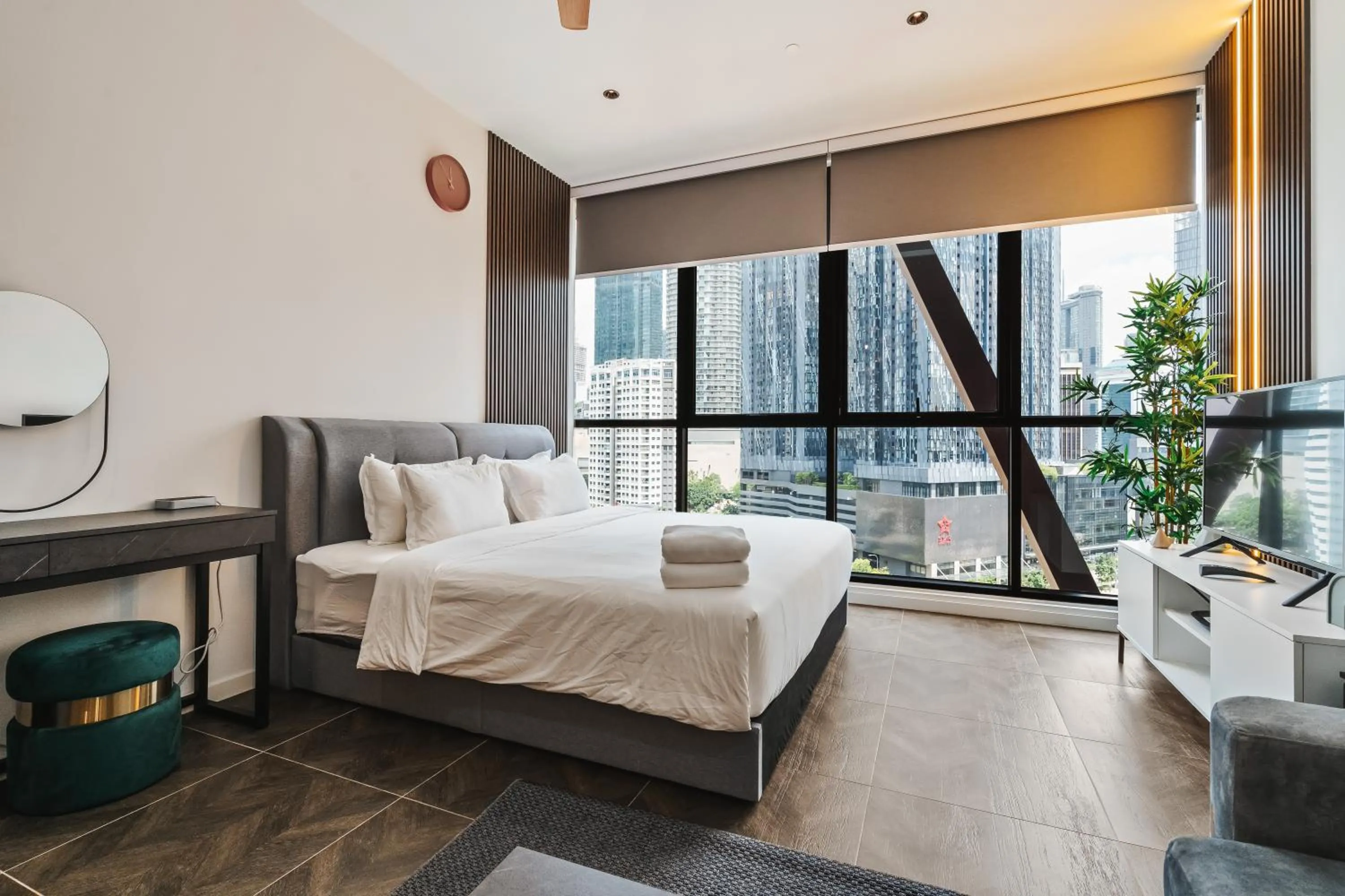 View (from property/room), Bed in Scarletz KLCC Apartments by soulasia