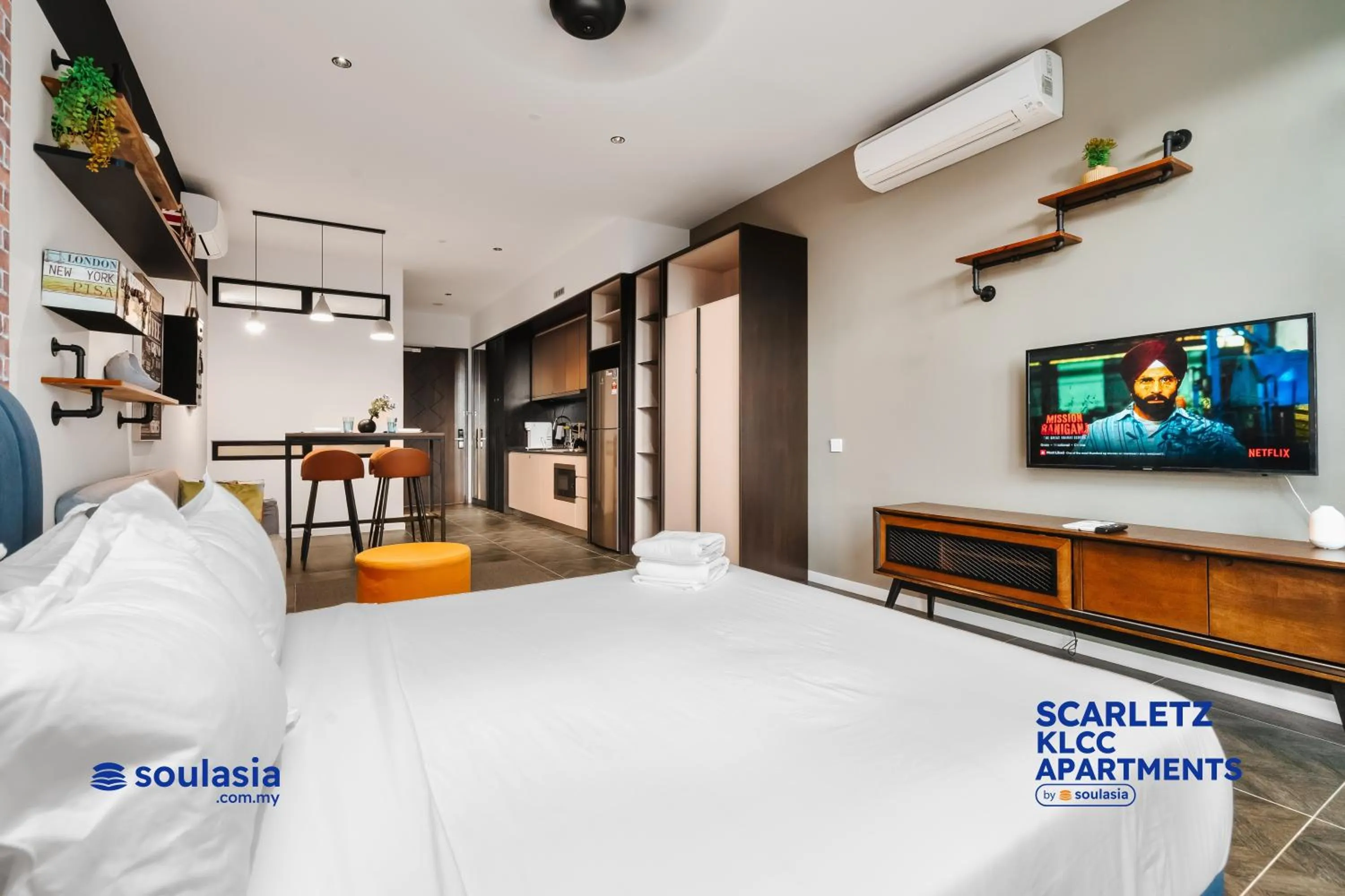 Bed in Scarletz KLCC Apartments by soulasia