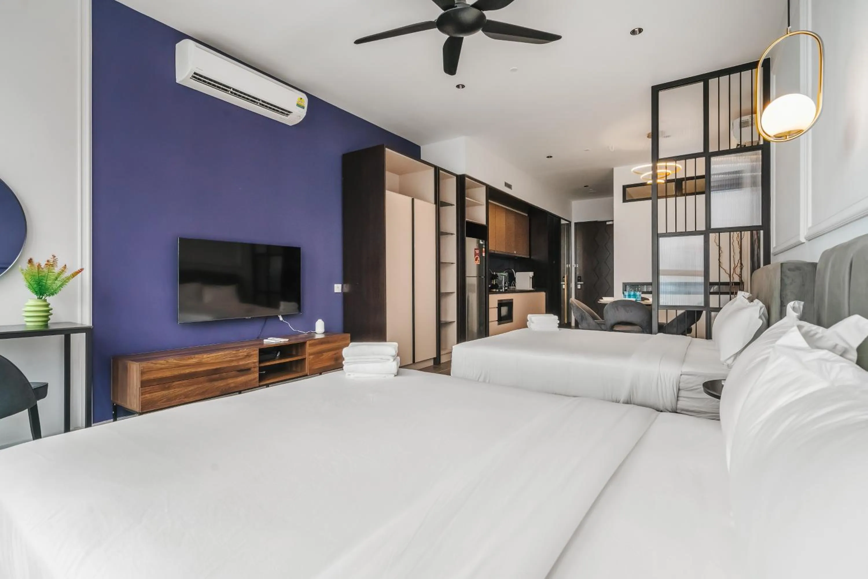 Bed in Scarletz KLCC Apartments by soulasia