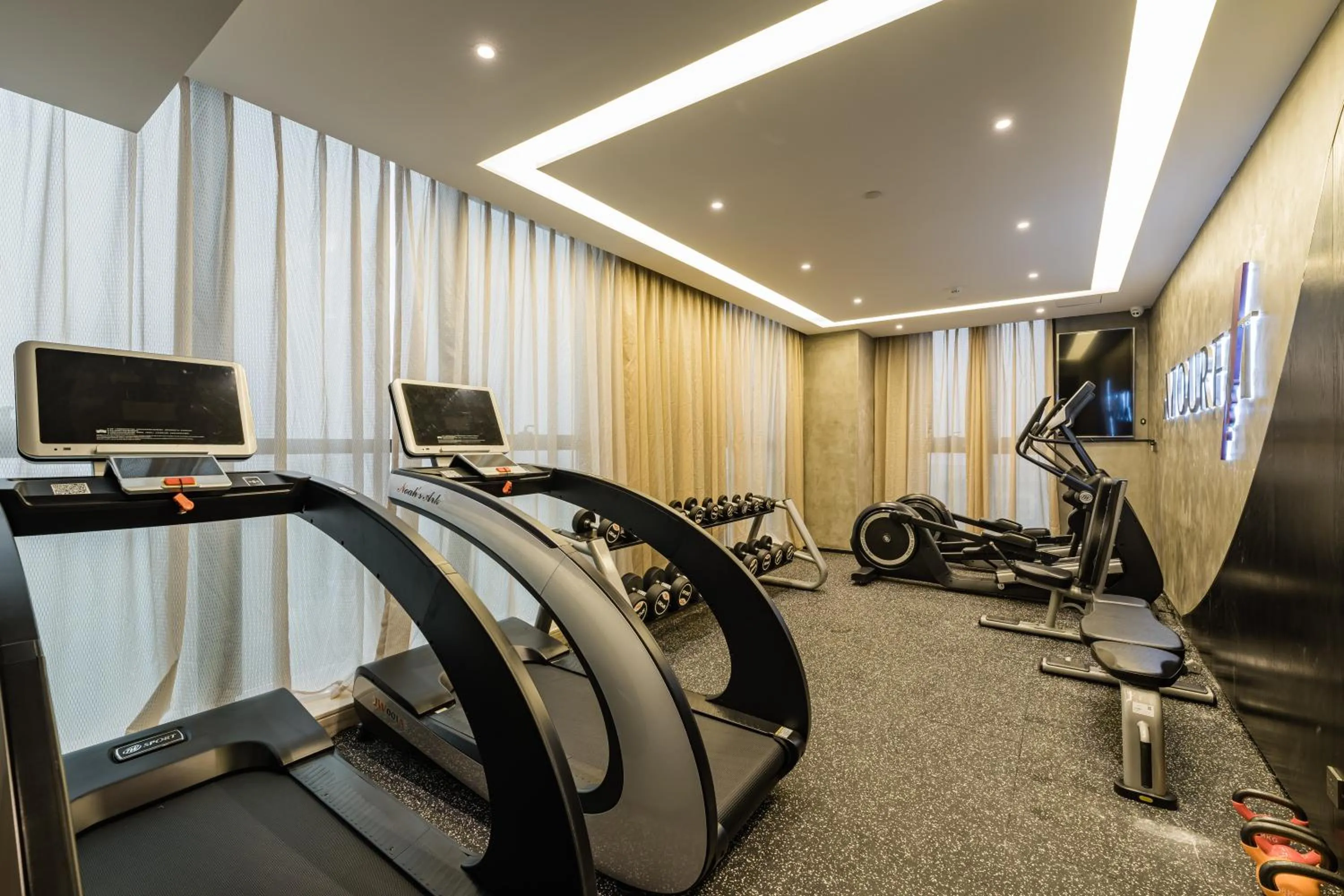 Fitness centre/facilities in Atour Hotel Guanyin Bridge Chongqing
