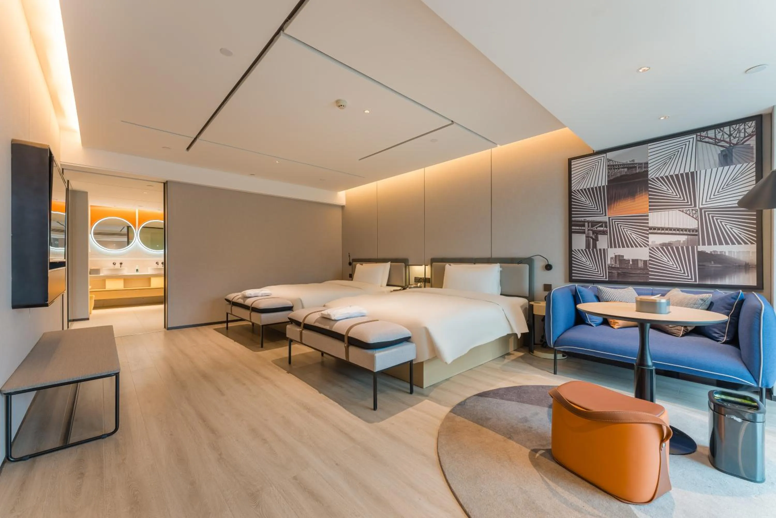 Photo of the whole room, Bed in Atour S Hotel Chongqing Jiefangbei Hongyadong Riverview