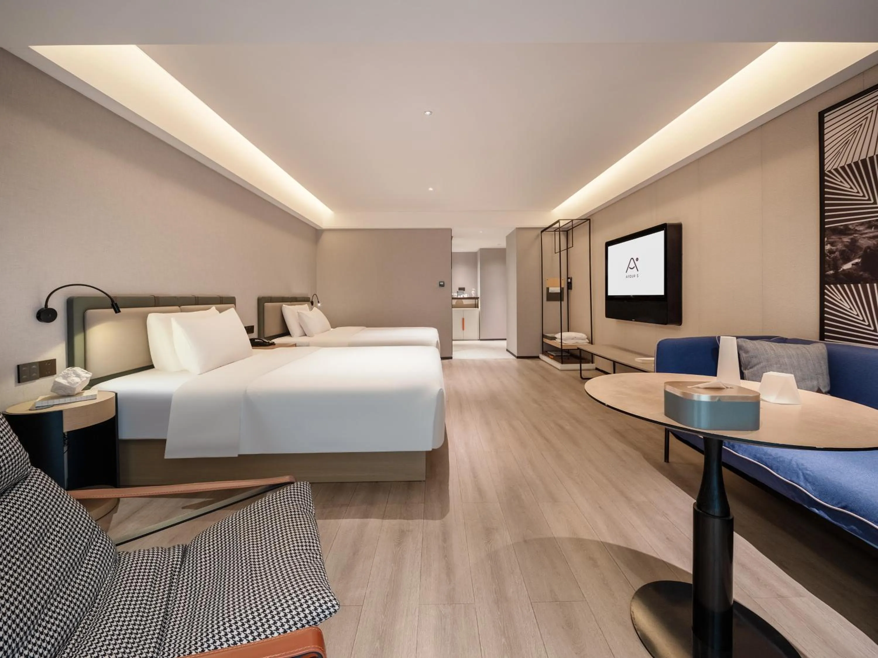 Photo of the whole room, Bed in Atour S Hotel Chongqing Jiefangbei Hongyadong Riverview