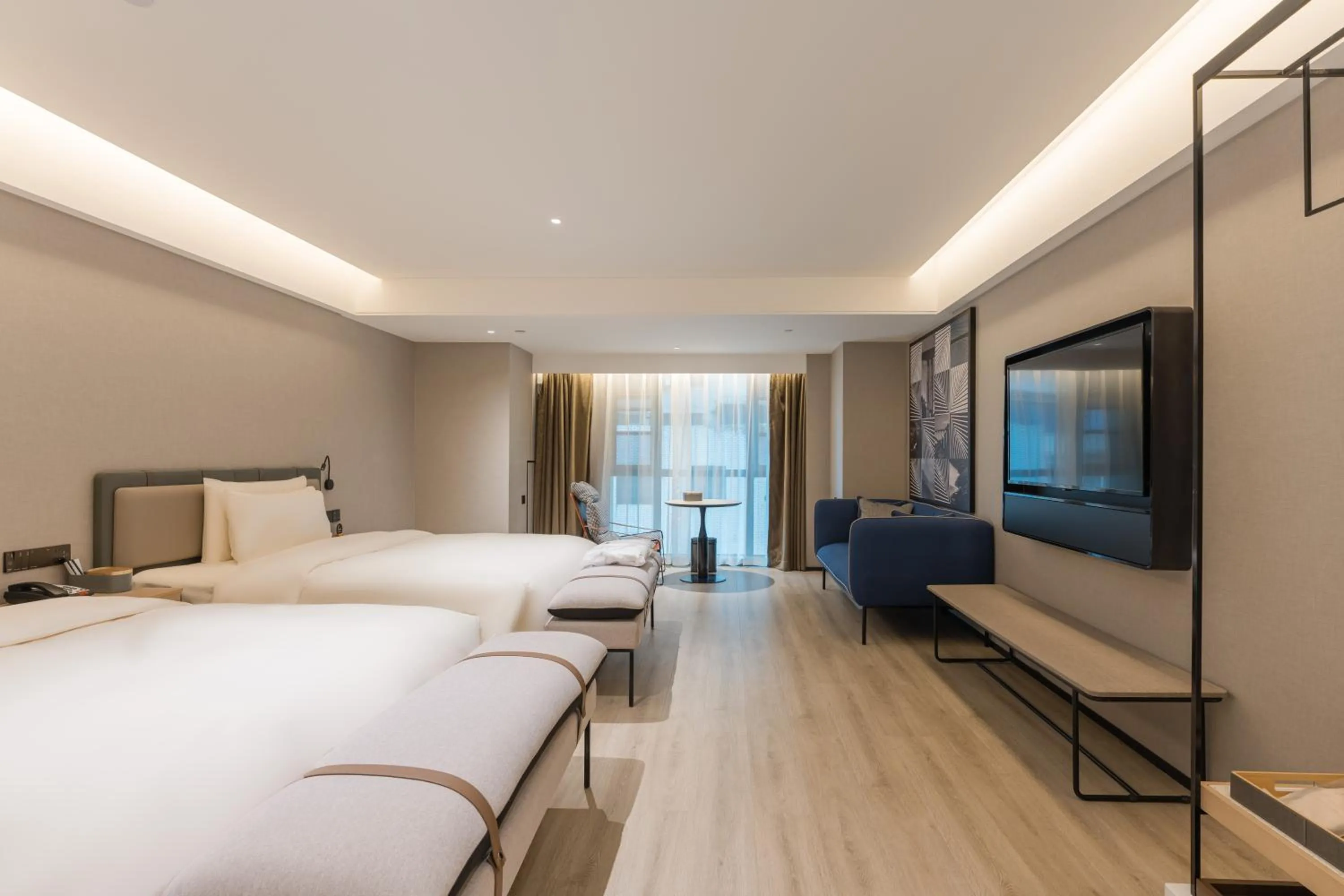 Photo of the whole room, Bed in Atour S Hotel Chongqing Jiefangbei Hongyadong Riverview