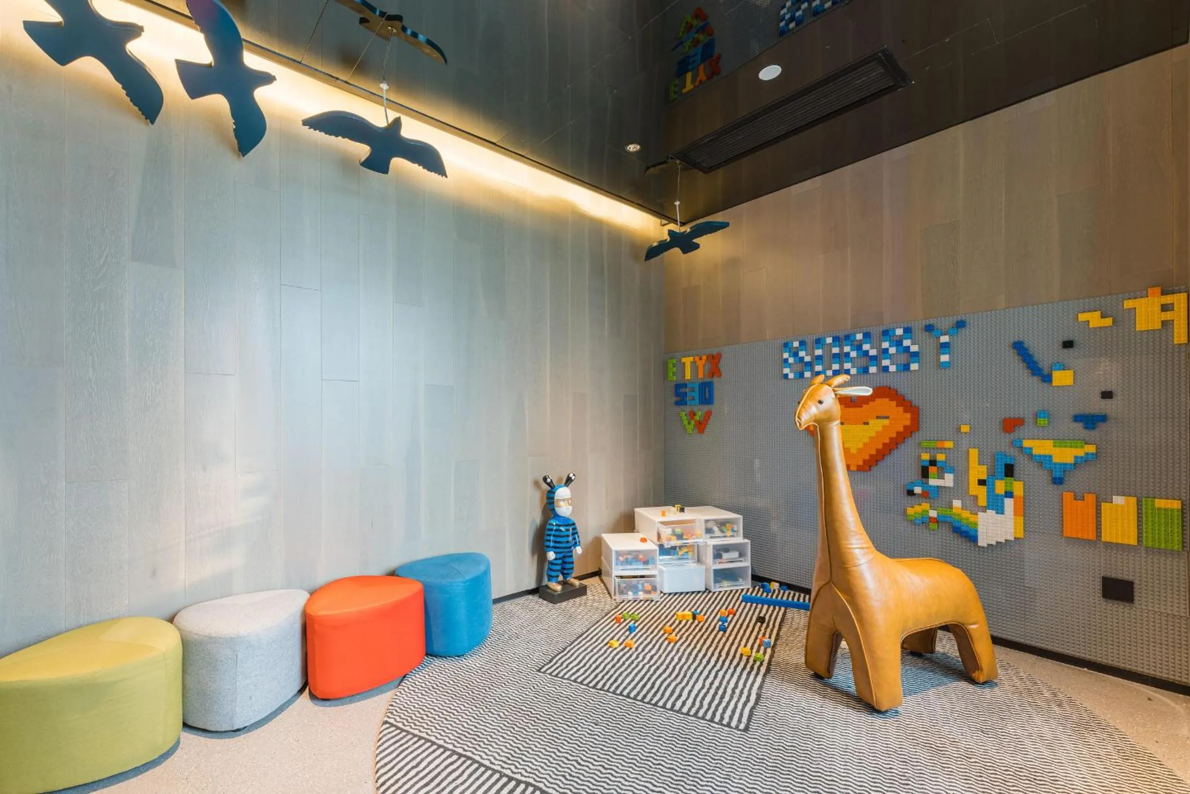 Children play ground, Bed in Atour S Hotel Chongqing Jiefangbei Hongyadong Riverview