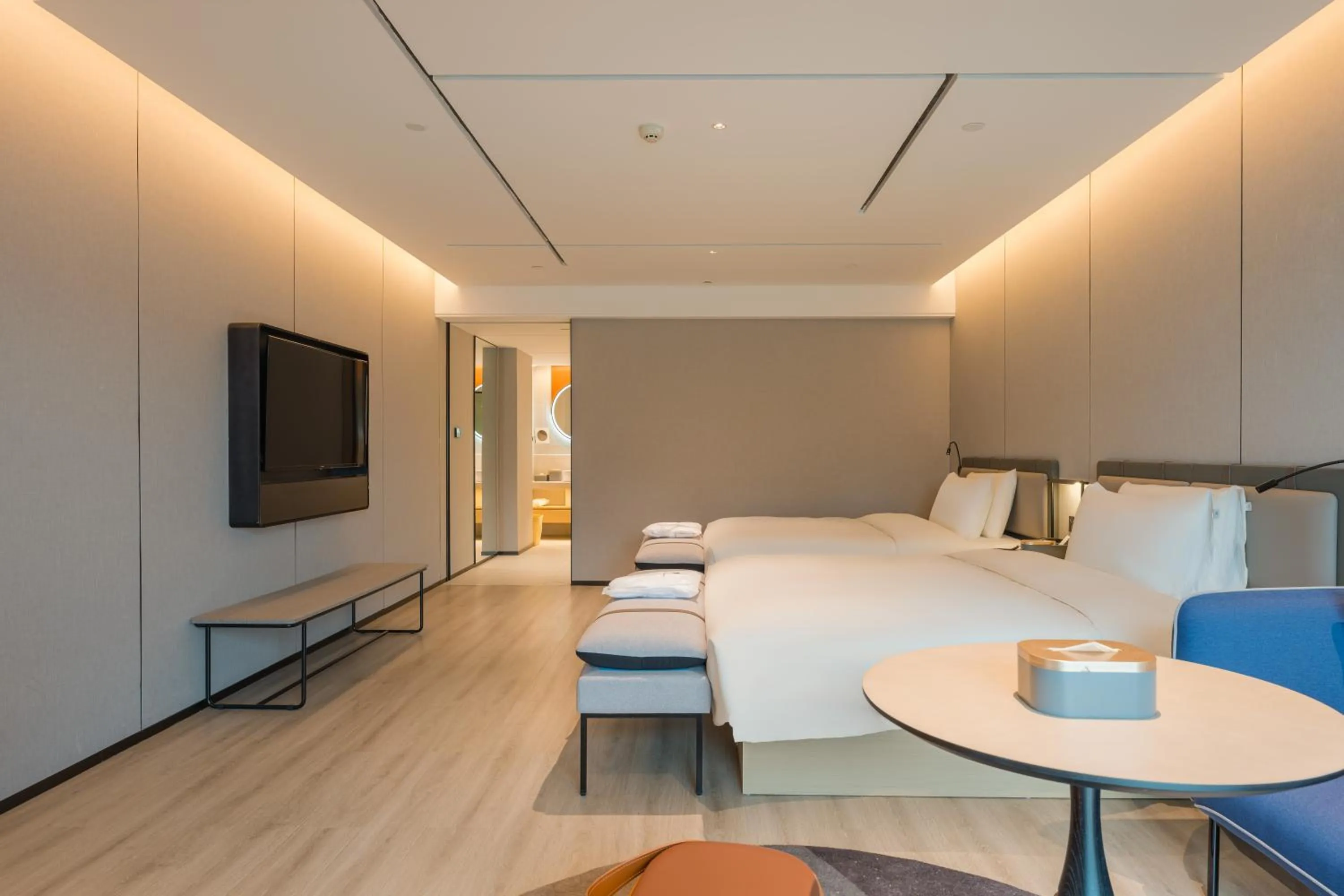 Photo of the whole room, Bed in Atour S Hotel Chongqing Jiefangbei Hongyadong Riverview