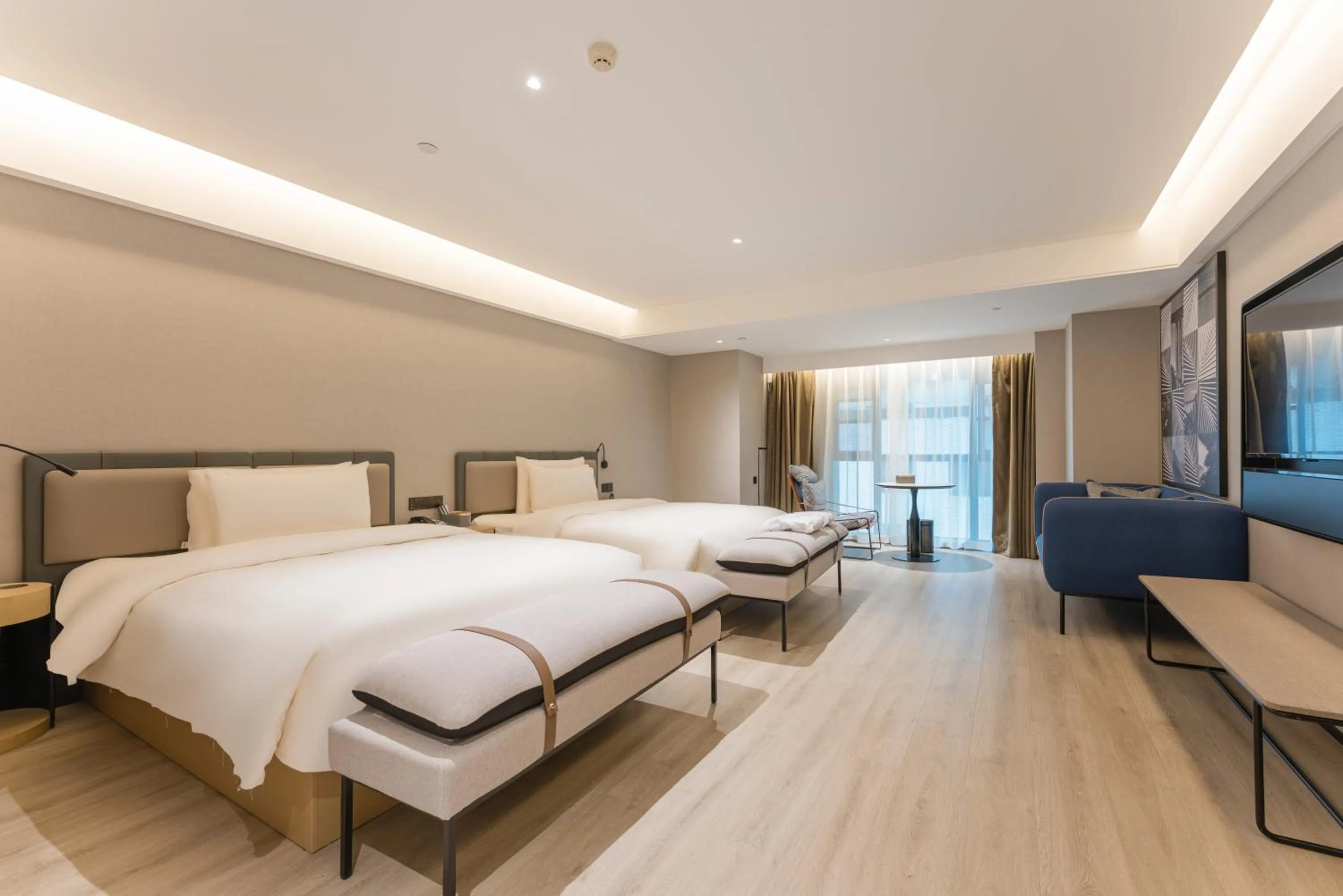 Photo of the whole room, Bed in Atour S Hotel Chongqing Jiefangbei Hongyadong Riverview