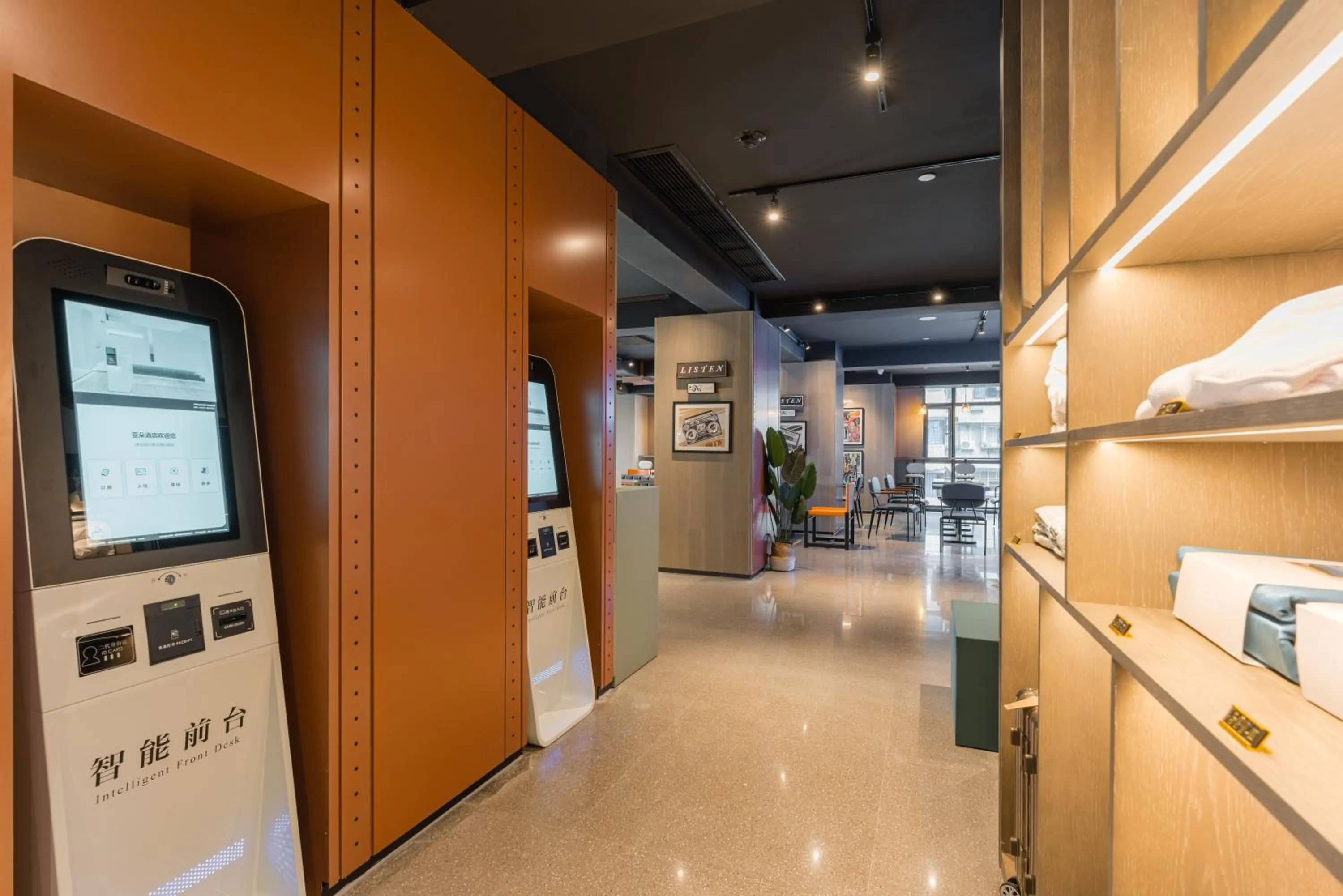 Restaurant/places to eat in Atour S Hotel Chongqing Jiefangbei Hongyadong Riverview