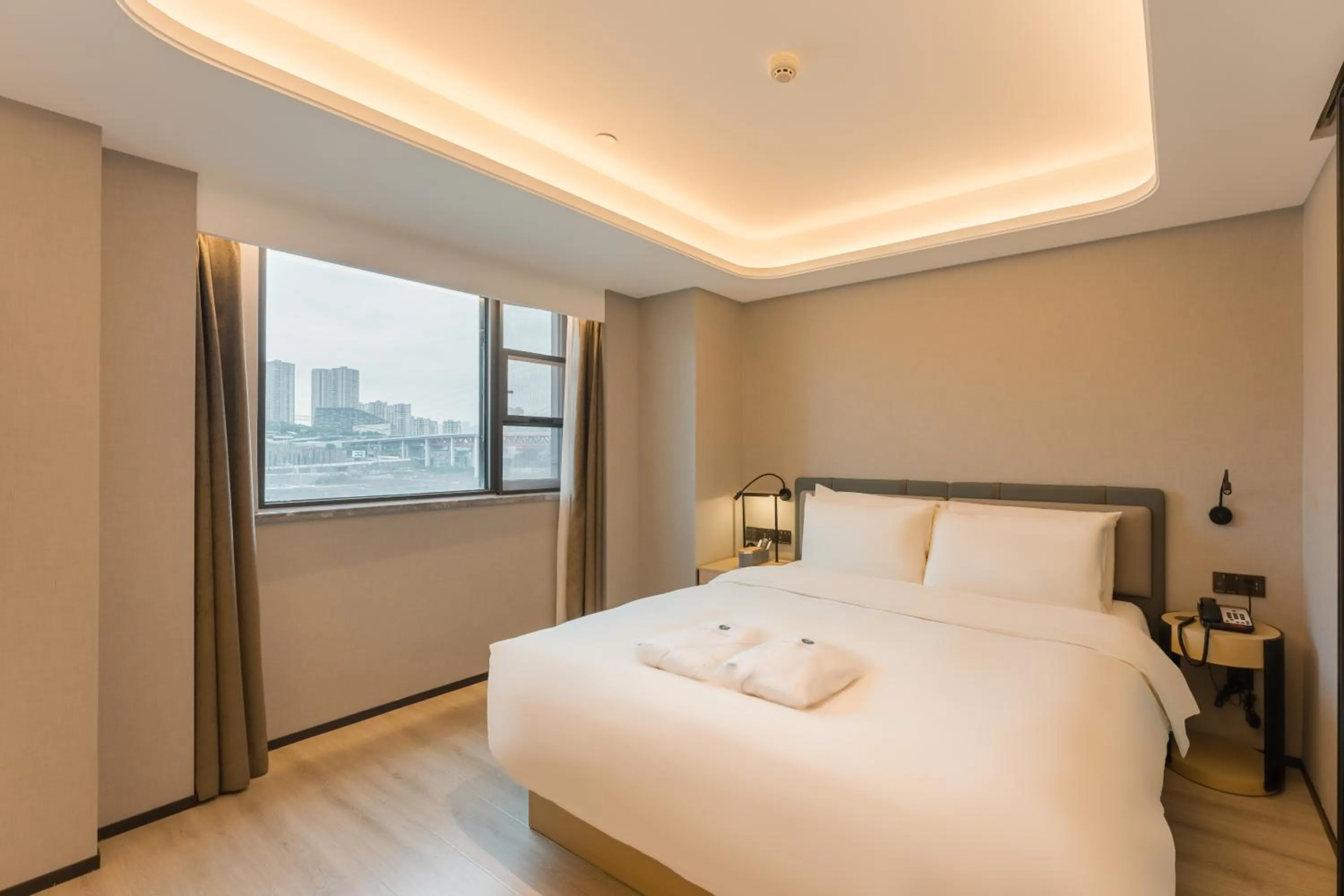 Bedroom, Bed in Atour S Hotel Chongqing Jiefangbei Hongyadong Riverview