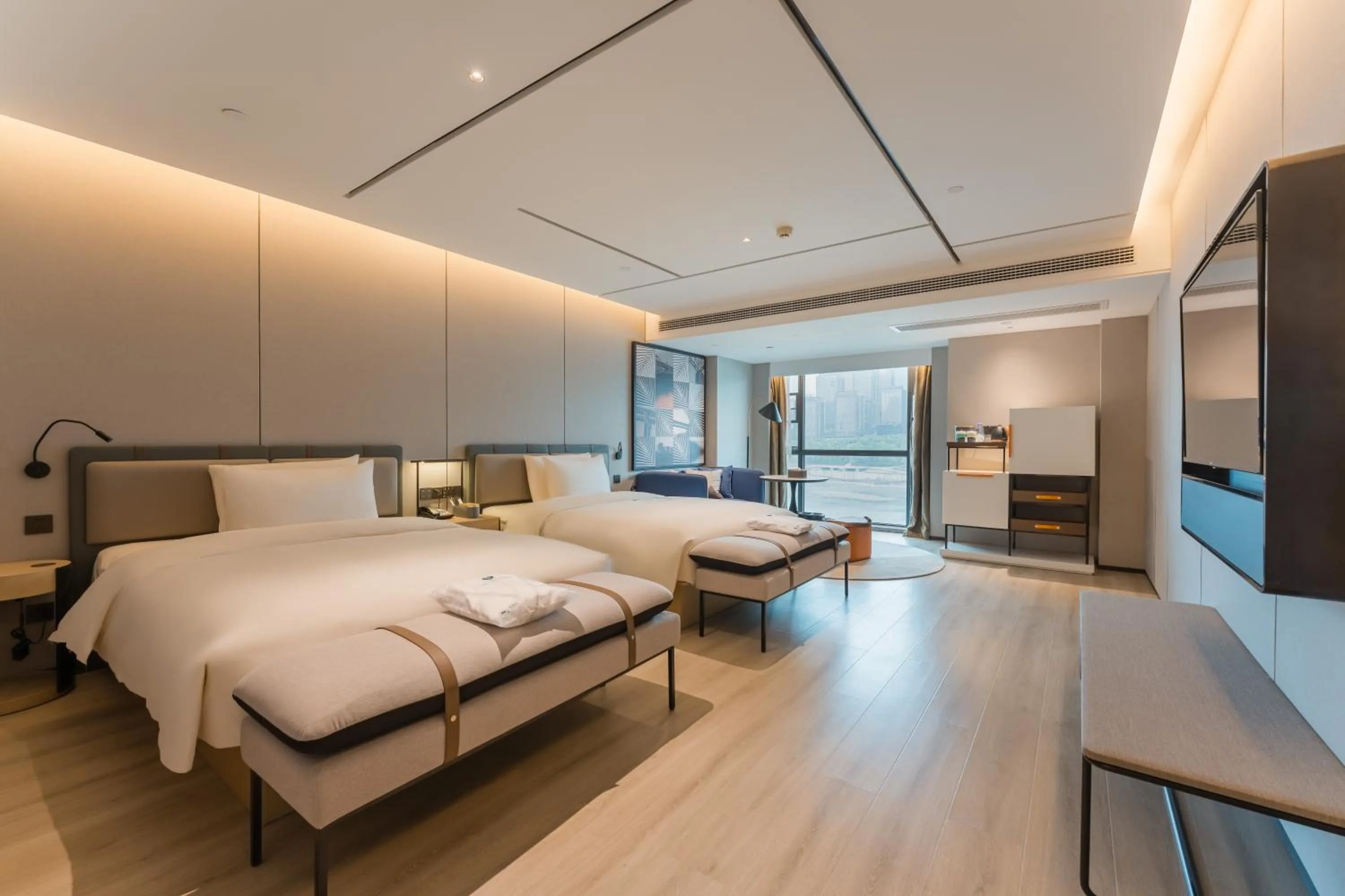 Photo of the whole room, Bed in Atour S Hotel Chongqing Jiefangbei Hongyadong Riverview