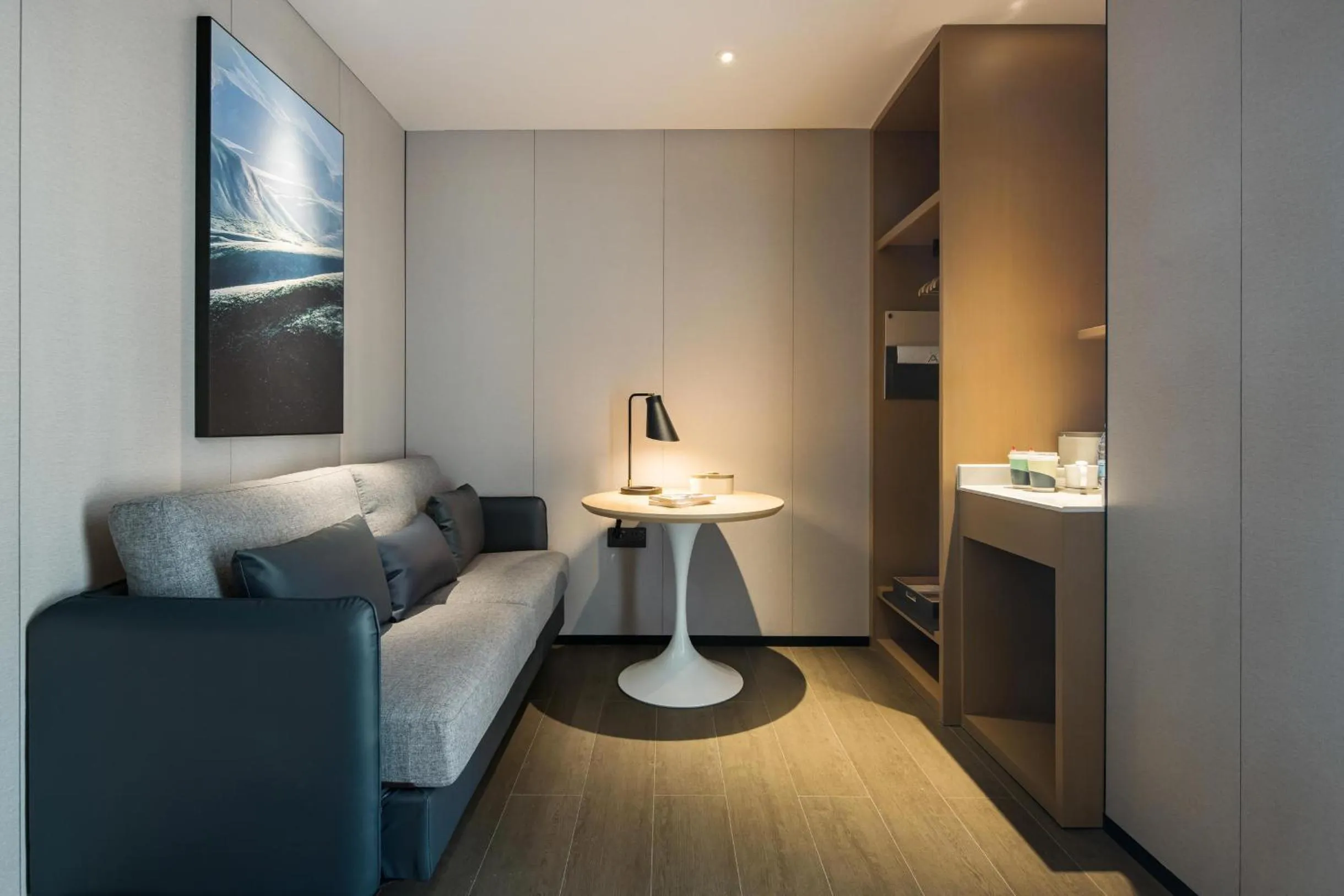 Living room, Bed in Atour Hotel Chongqing Qibo Center