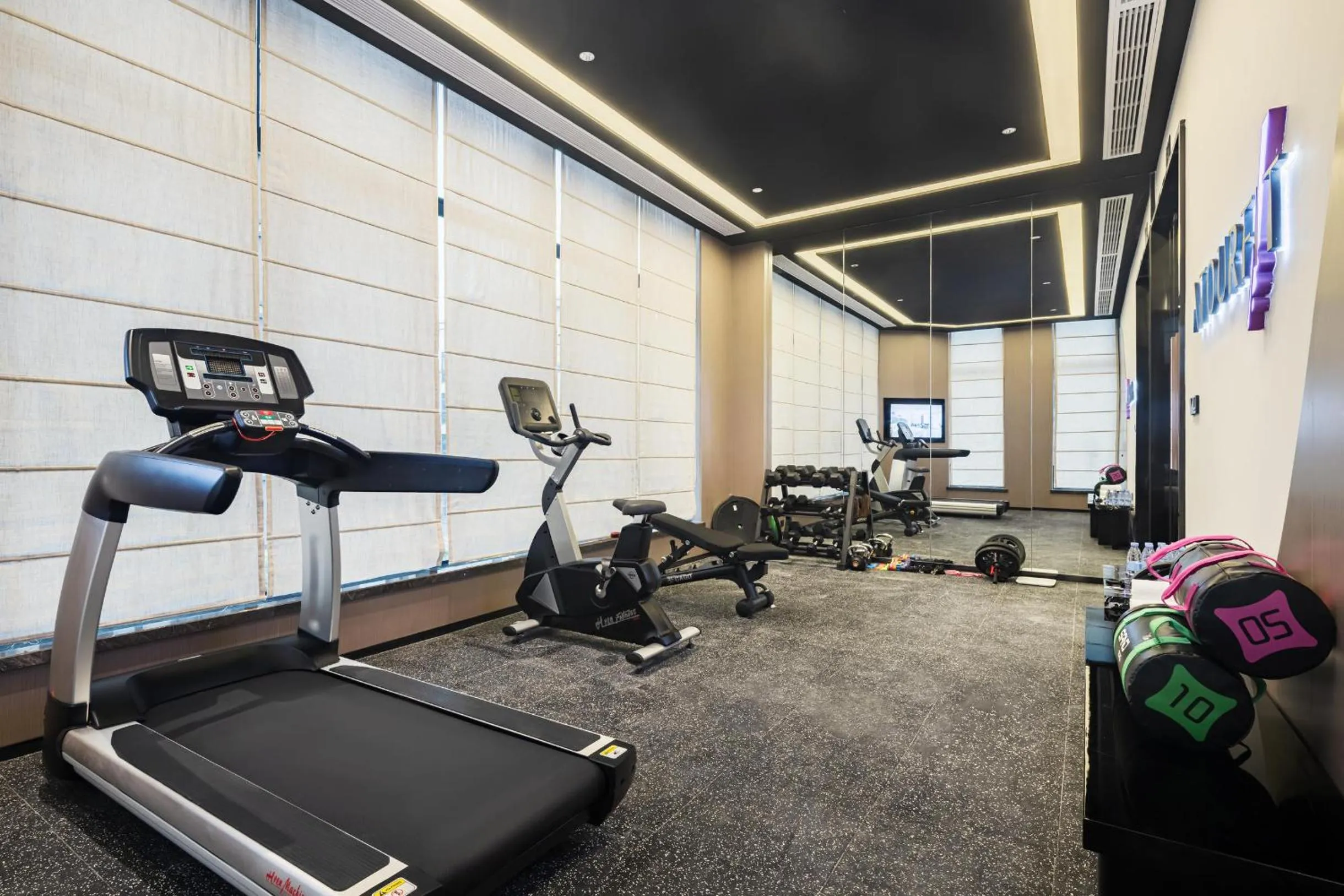 Fitness centre/facilities in Atour Hotel Chongqing Qibo Center
