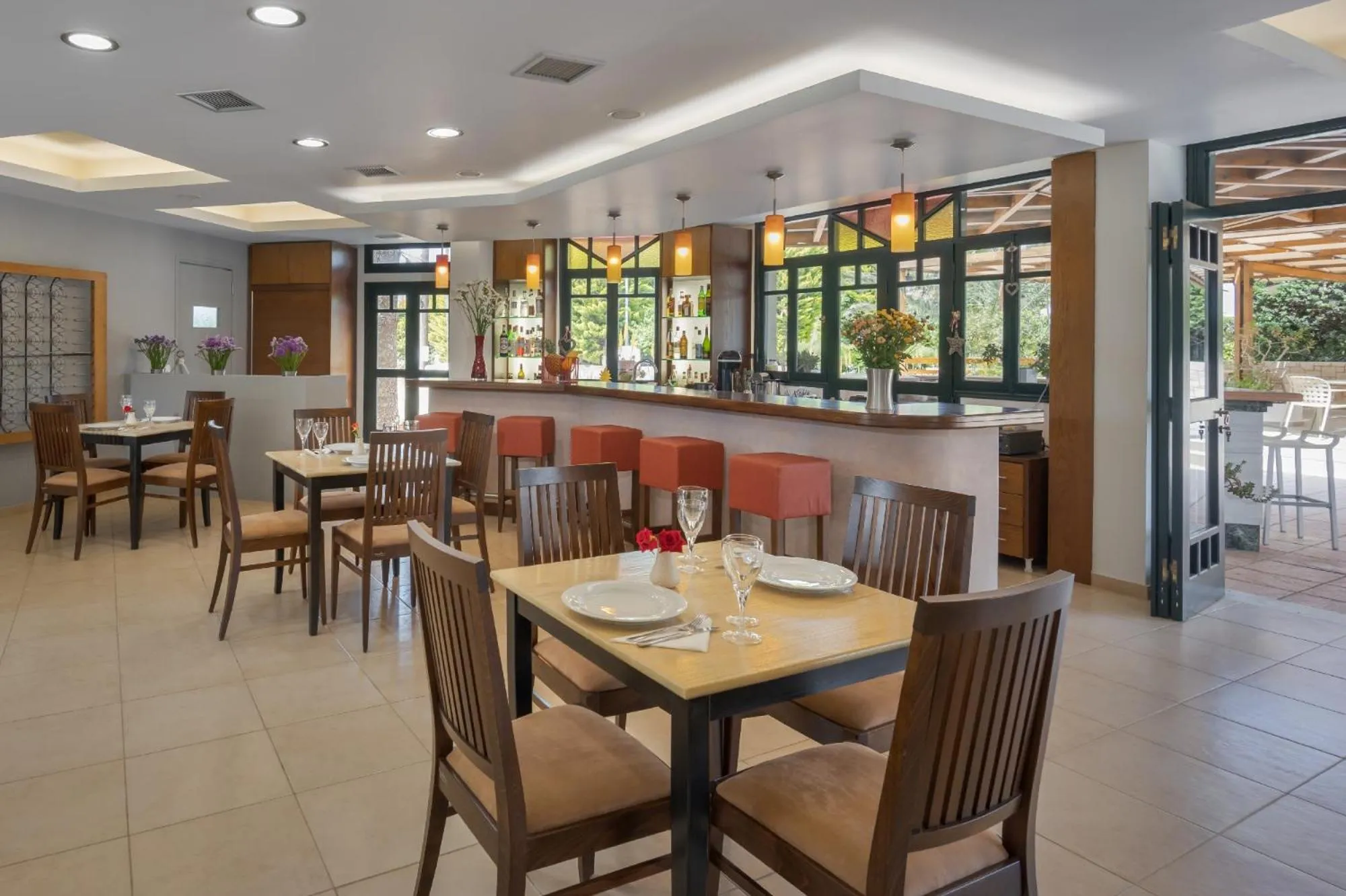 Restaurant/places to eat in Your Memories Hotel