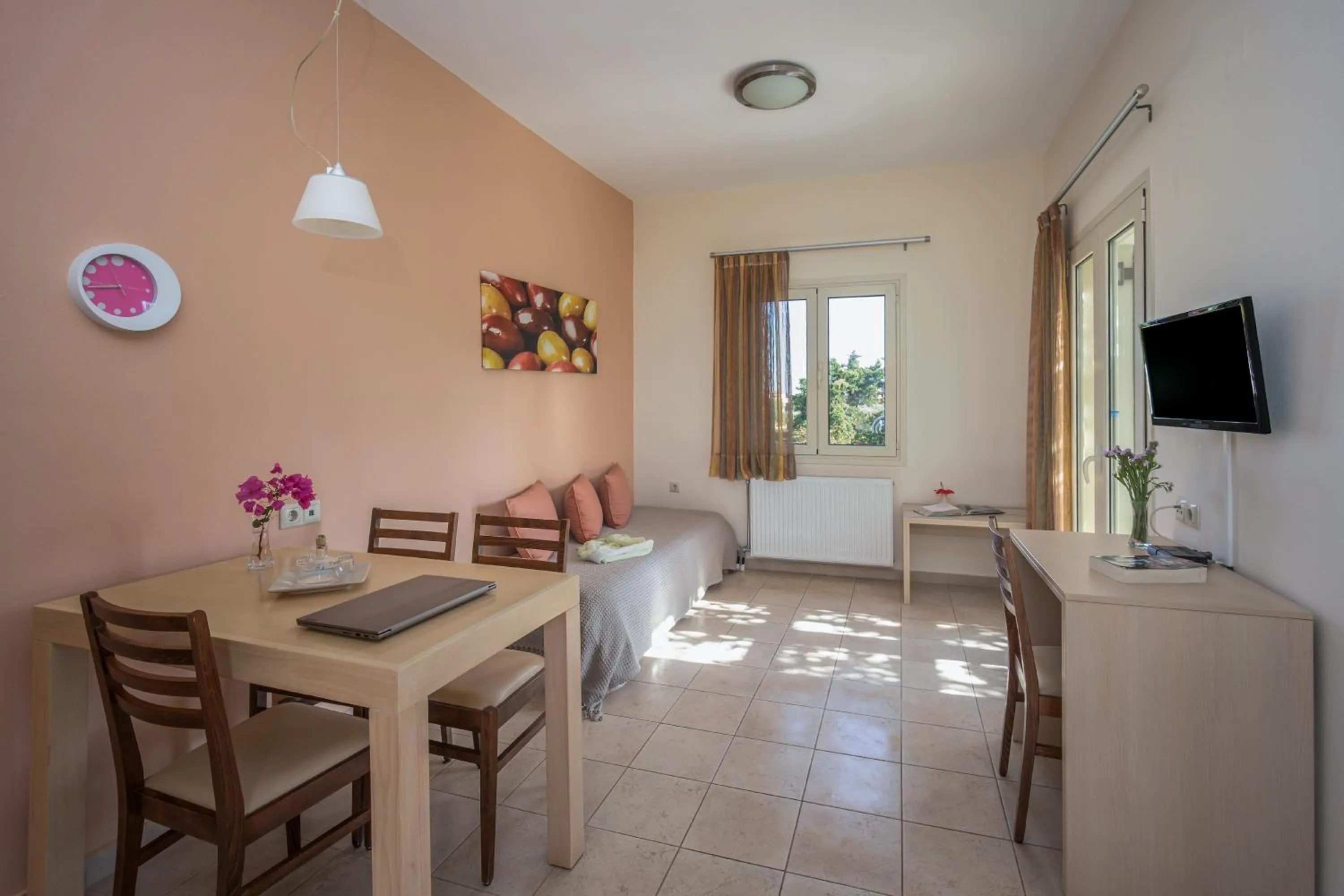 TV and multimedia in Your Memories Hotel