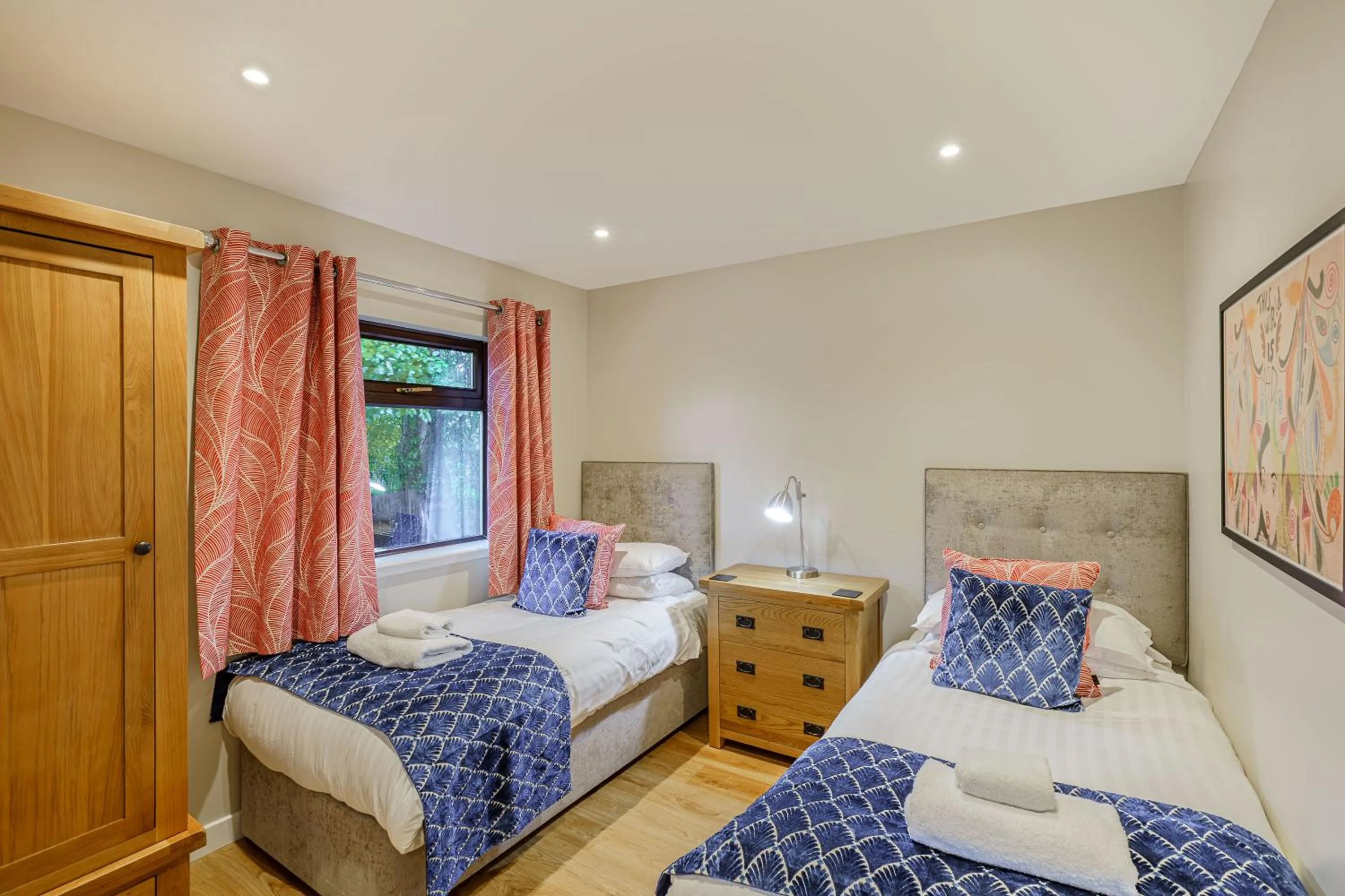 Bed in Birch Lodge 13 with Hot Tub