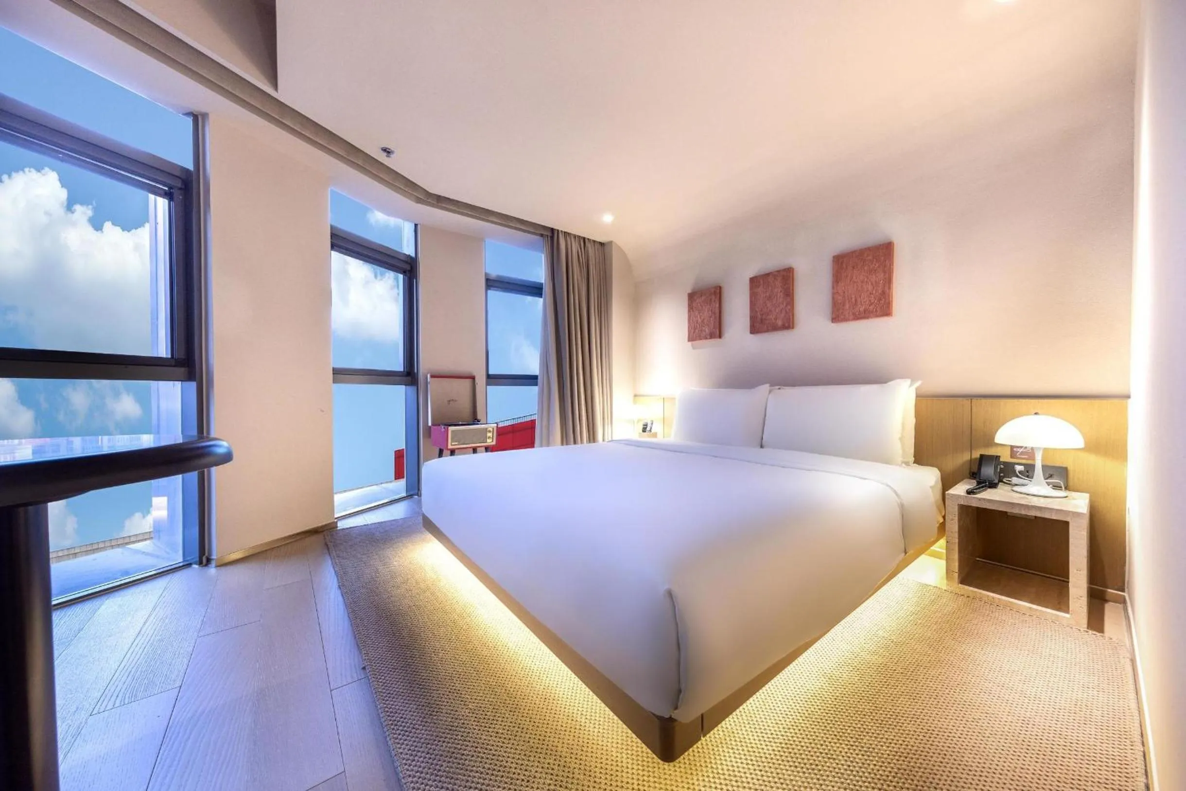 Photo of the whole room, Bed in Atour S Hotel Beijing Guomao CBD - FunsCenter