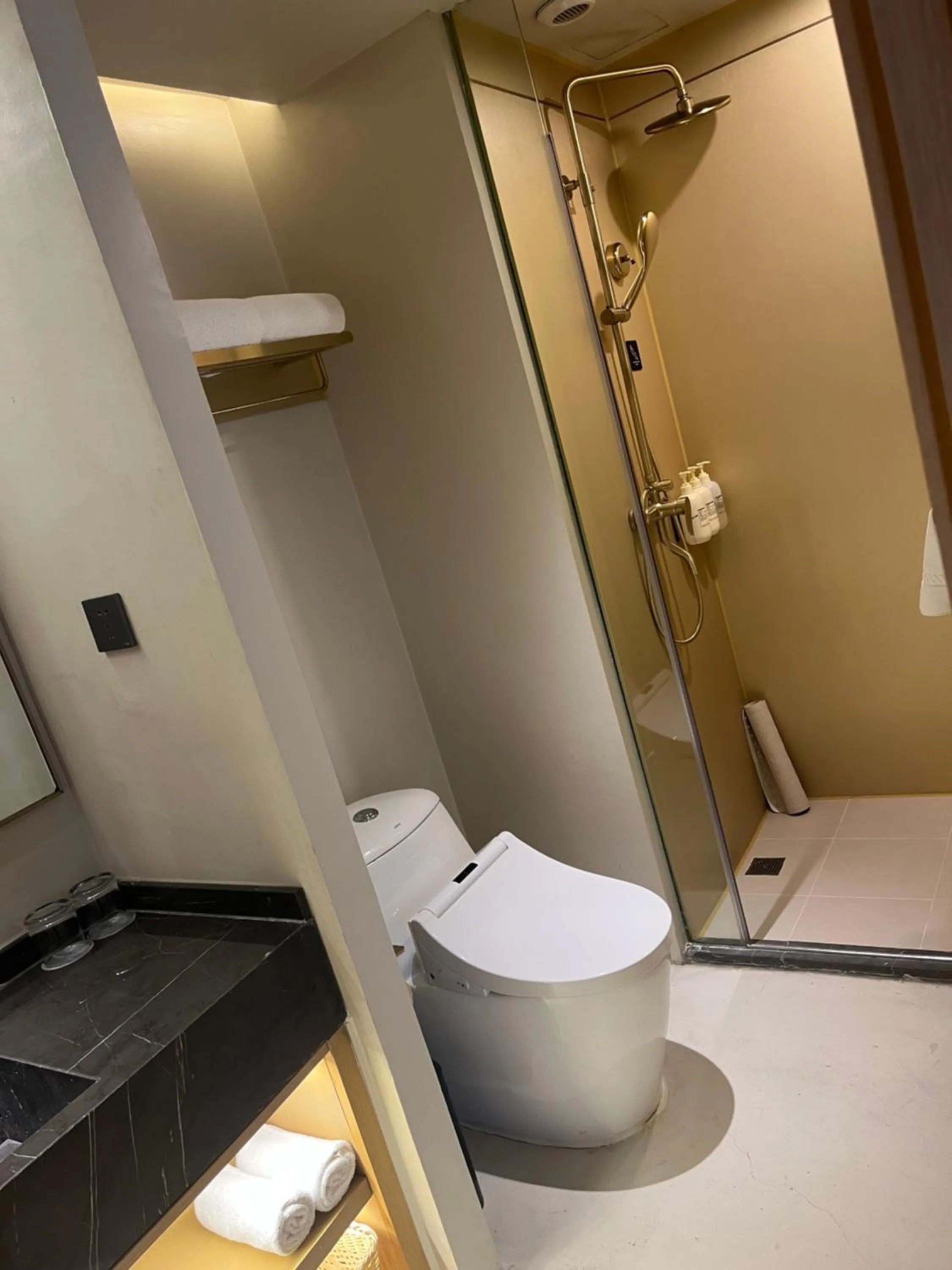 Toilet in Atour S Hotel Beijing Guomao CBD - FunsCenter