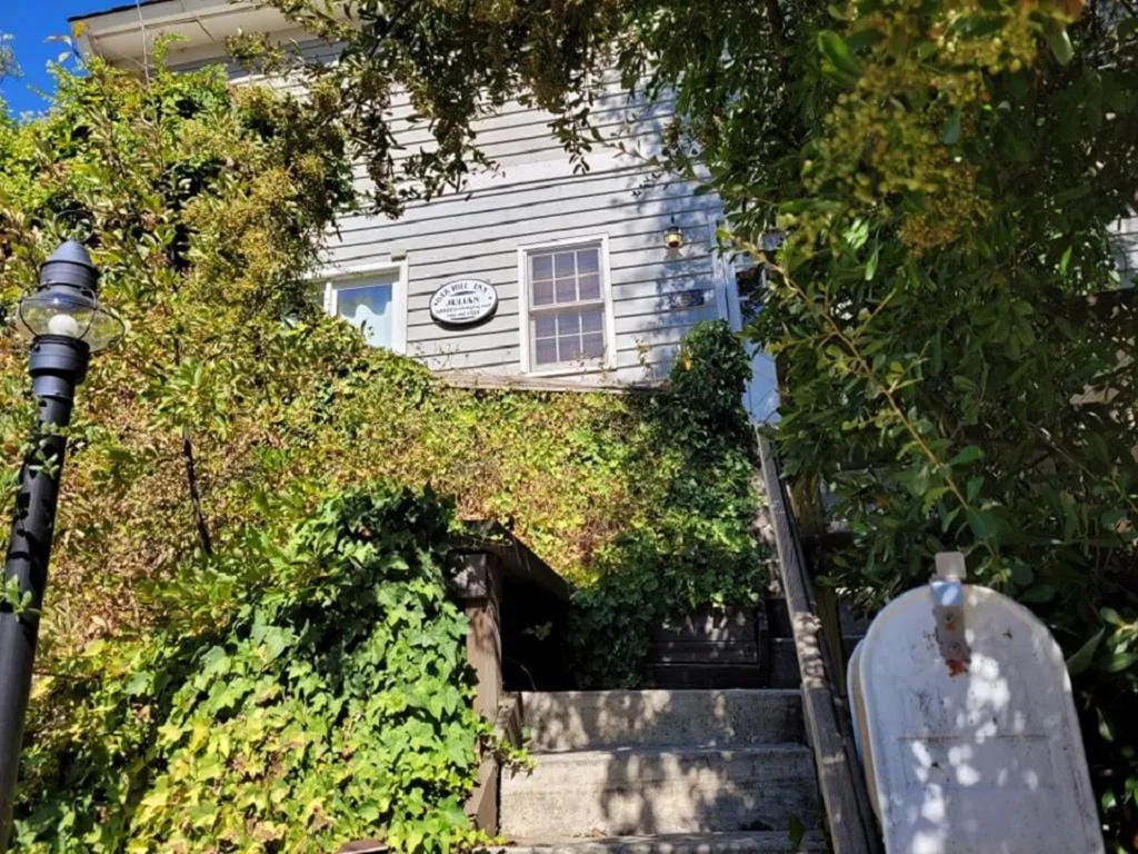 Oak Hill Inn
