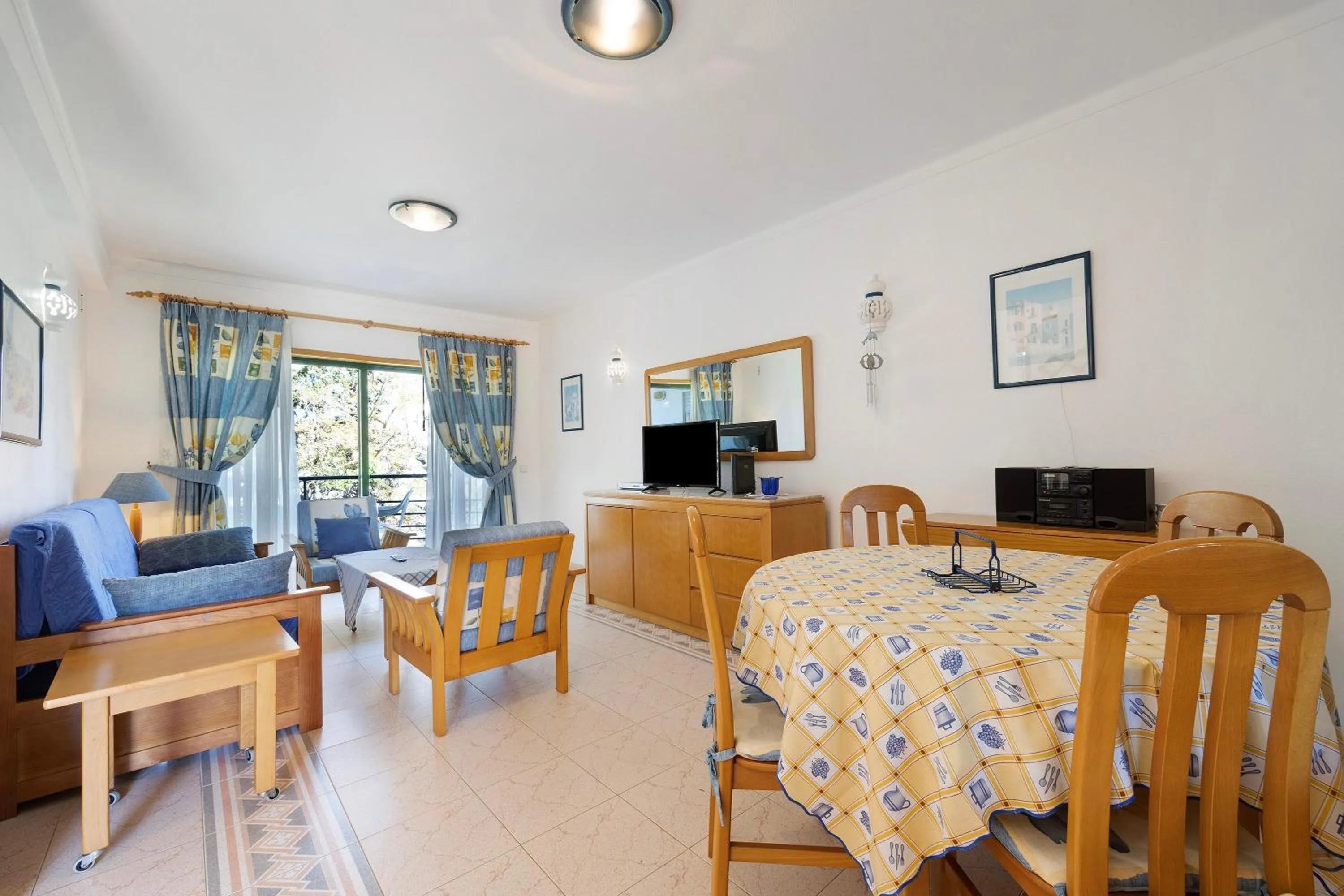 Property building in Casa Daniel T1