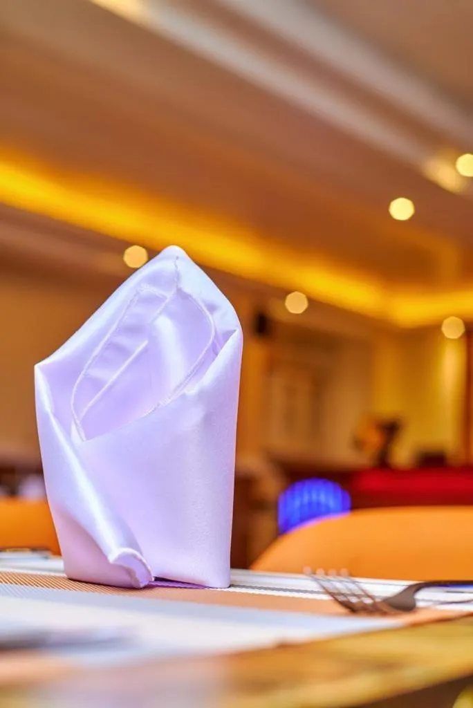 Restaurant/places to eat, Bed in Wilsen Hotel Nansana