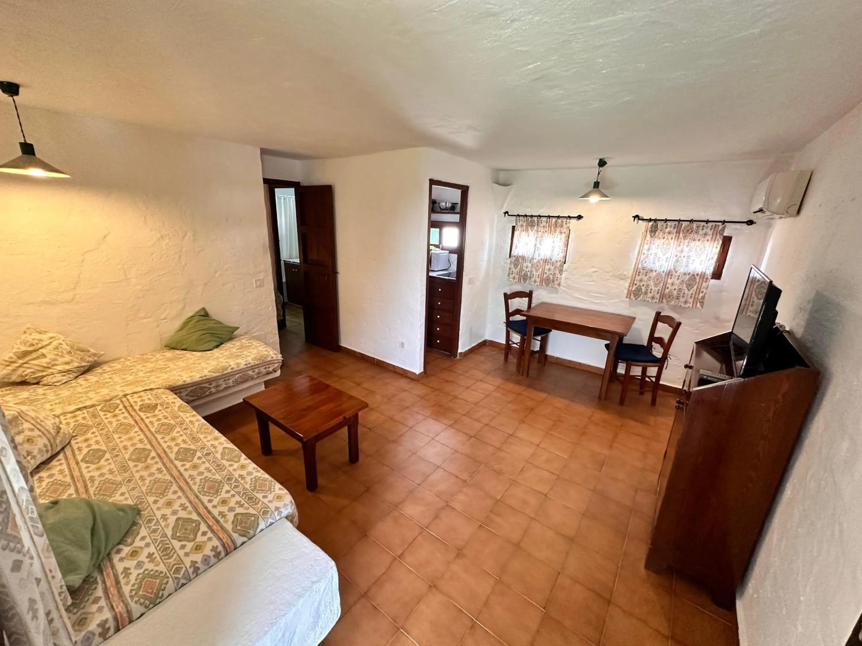 Photo of the whole room, Bed in Binivell Park - Caliu Apartments