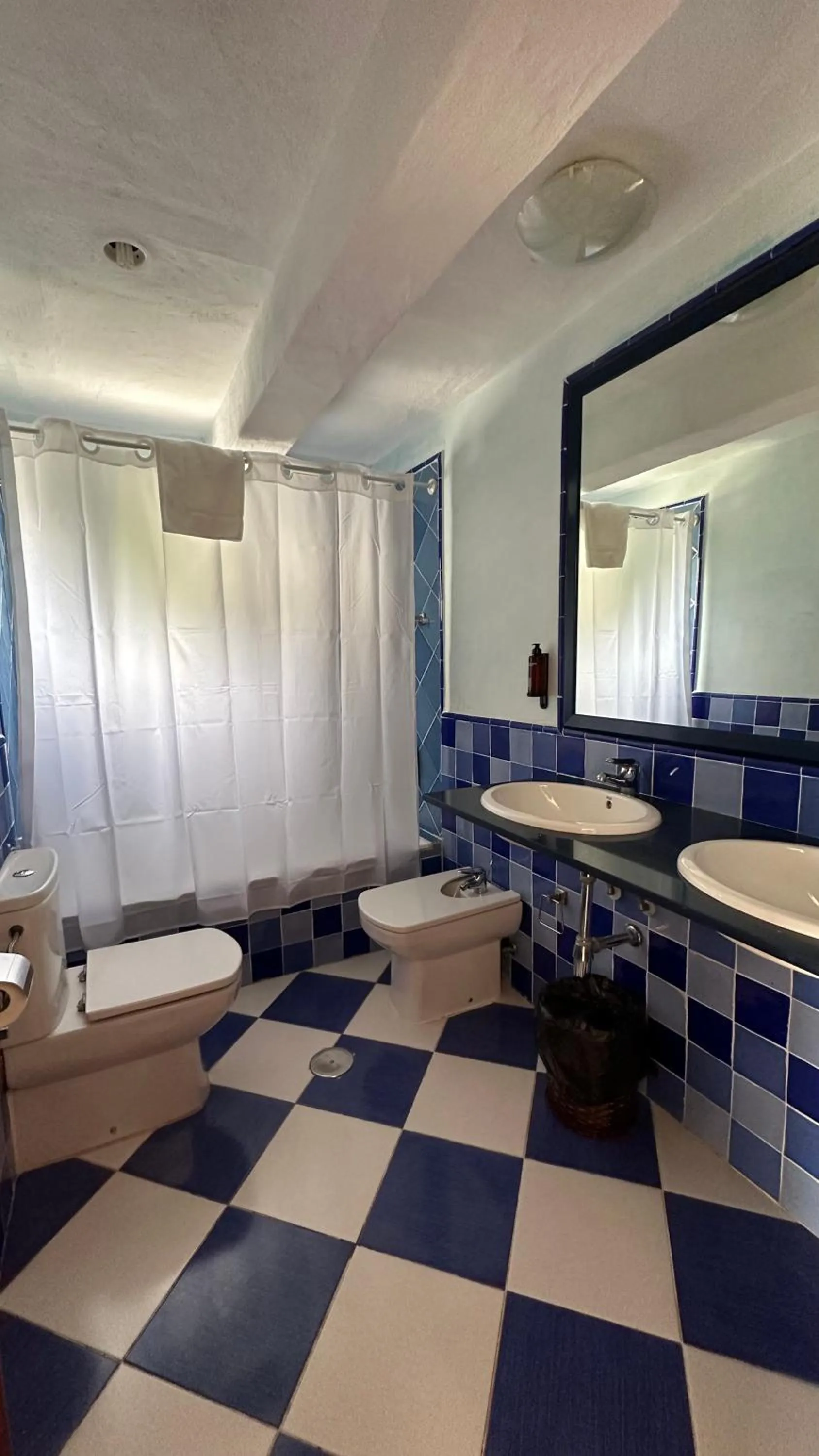 Bathroom in Binivell Park - Caliu Apartments