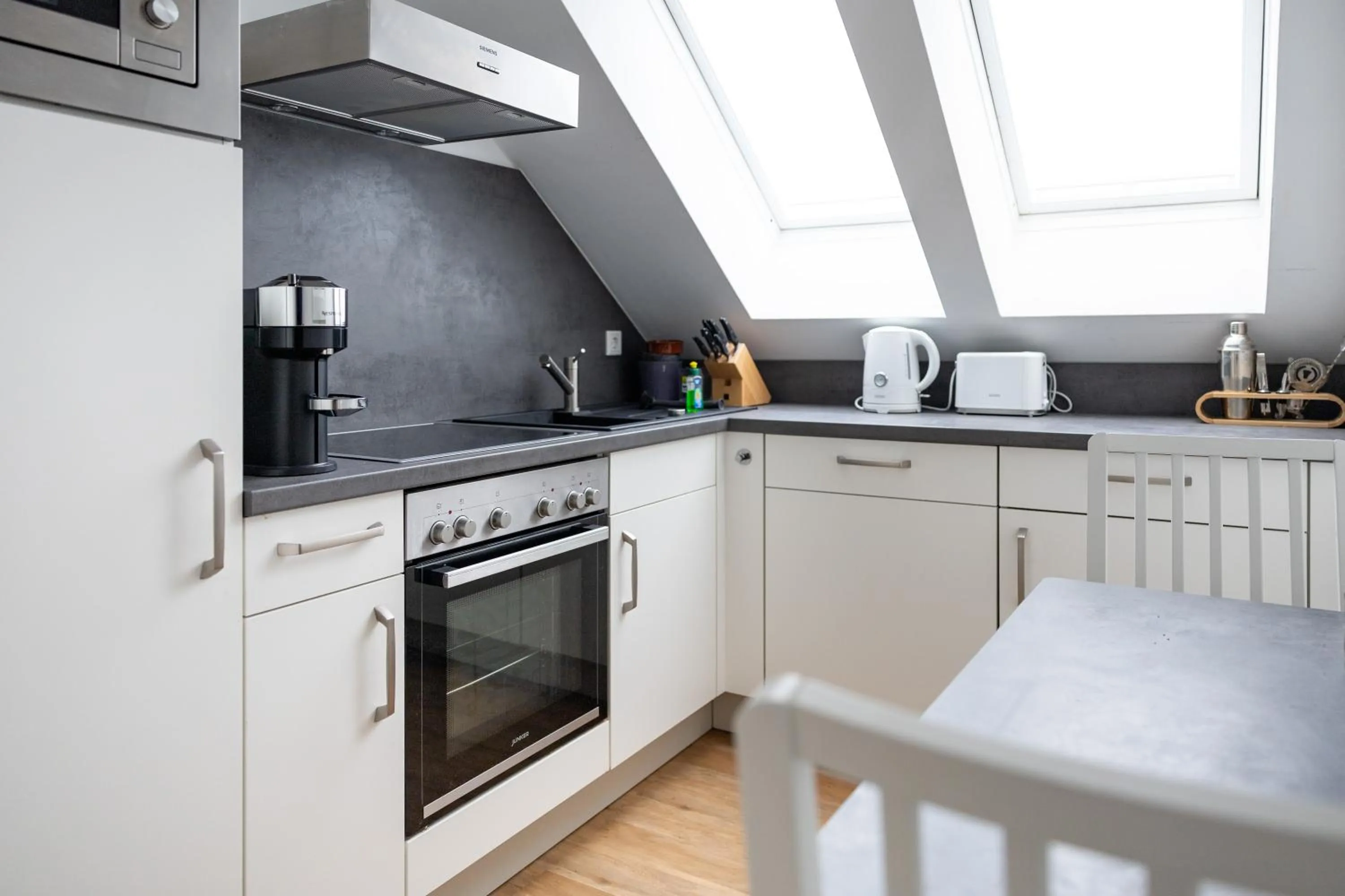 Kitchen or kitchenette in Ko-Living - urbanes Apartment am Zoo