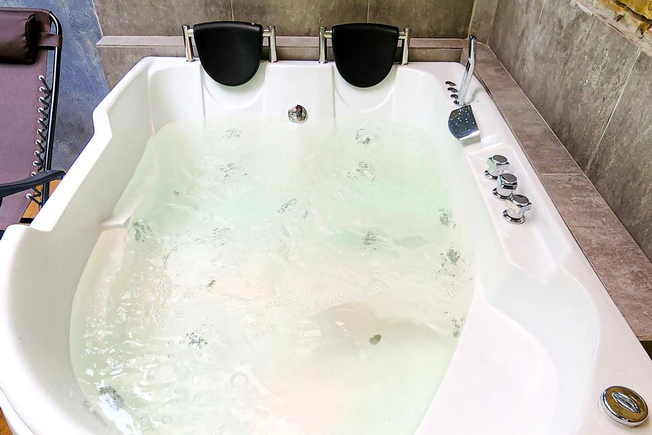 Hot Tub in Monet Luxury Loft