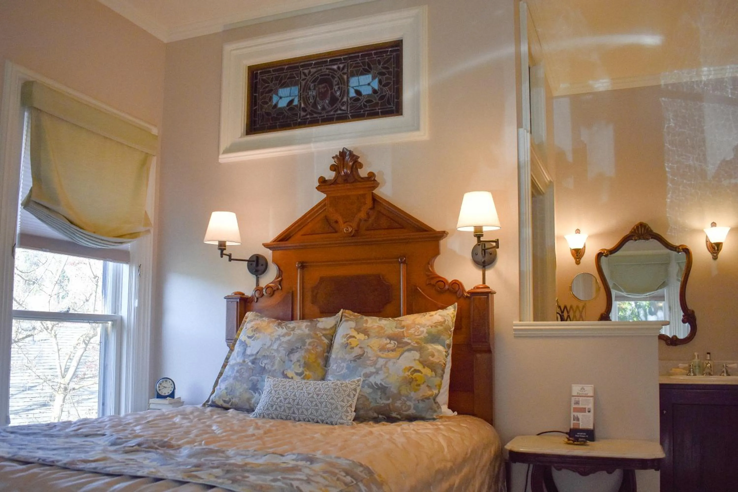 Bedroom, Bed in McCall House Boutique Hotel