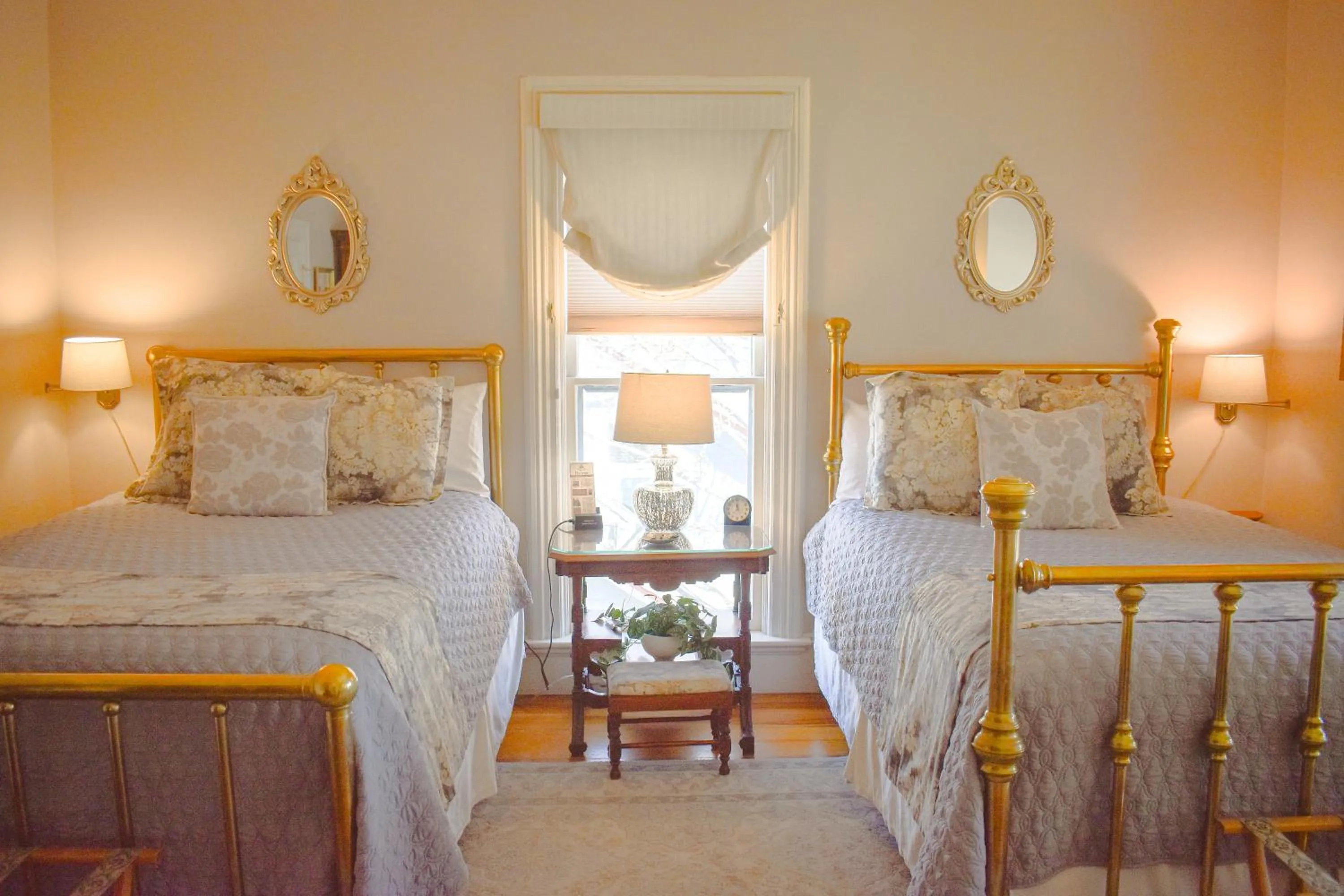 Bed in McCall House Boutique Hotel