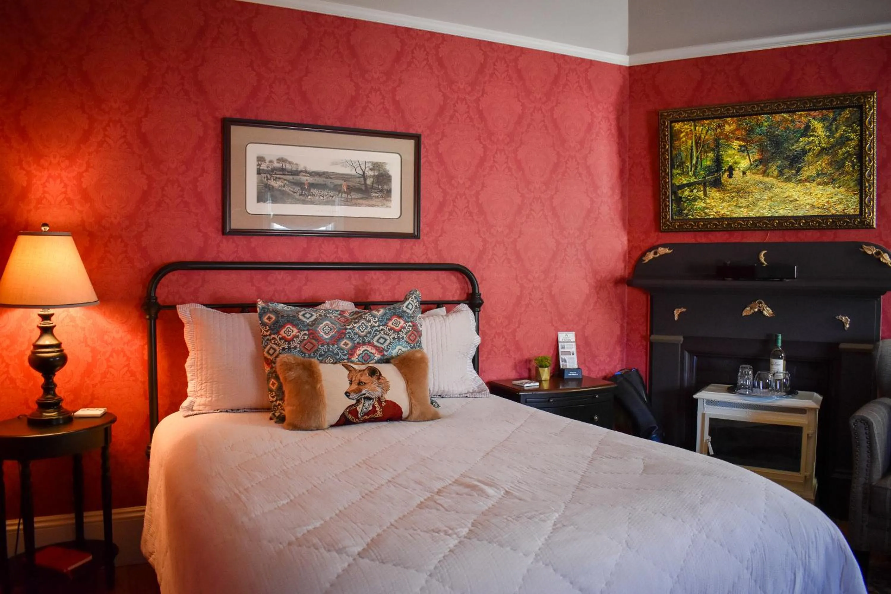 TV and multimedia, Bed in McCall House Boutique Hotel