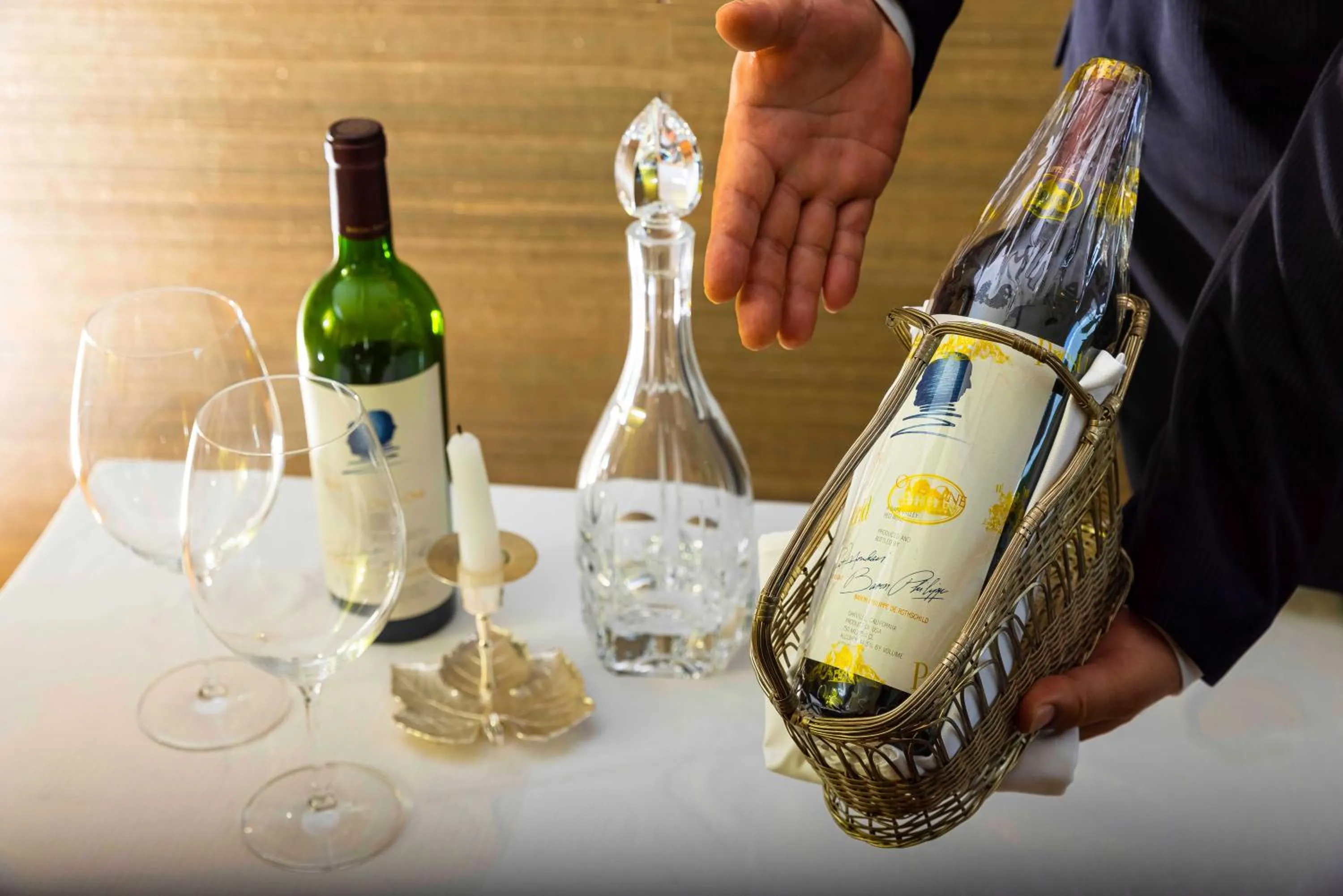 Restaurant/places to eat in OliveBay Hotel