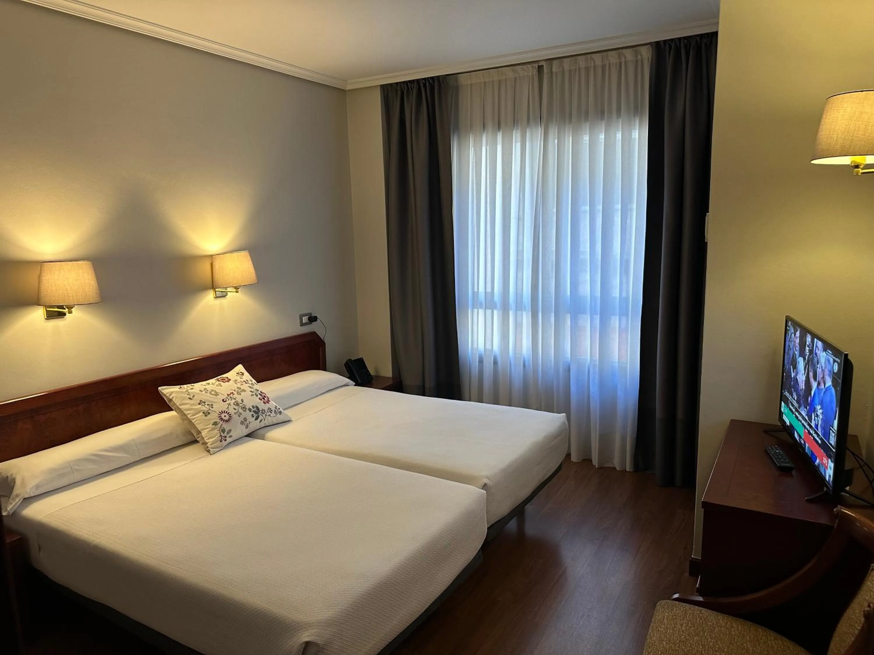 Bed in Hotel Compostela Vigo