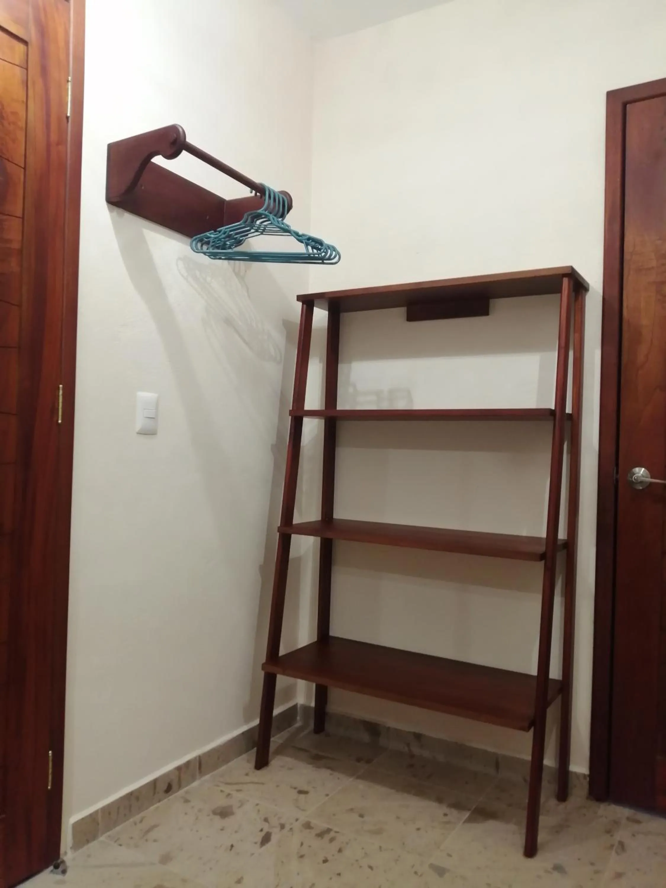 wardrobe in La Morada, una ventana al golfo - Hotel boutique