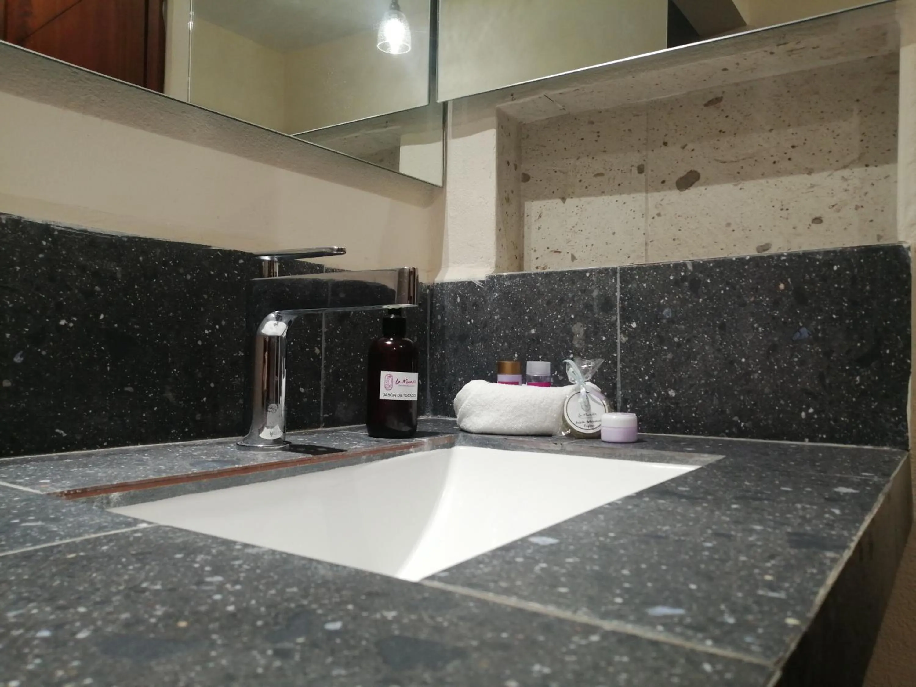 Bathroom in La Morada, una ventana al golfo - Hotel boutique