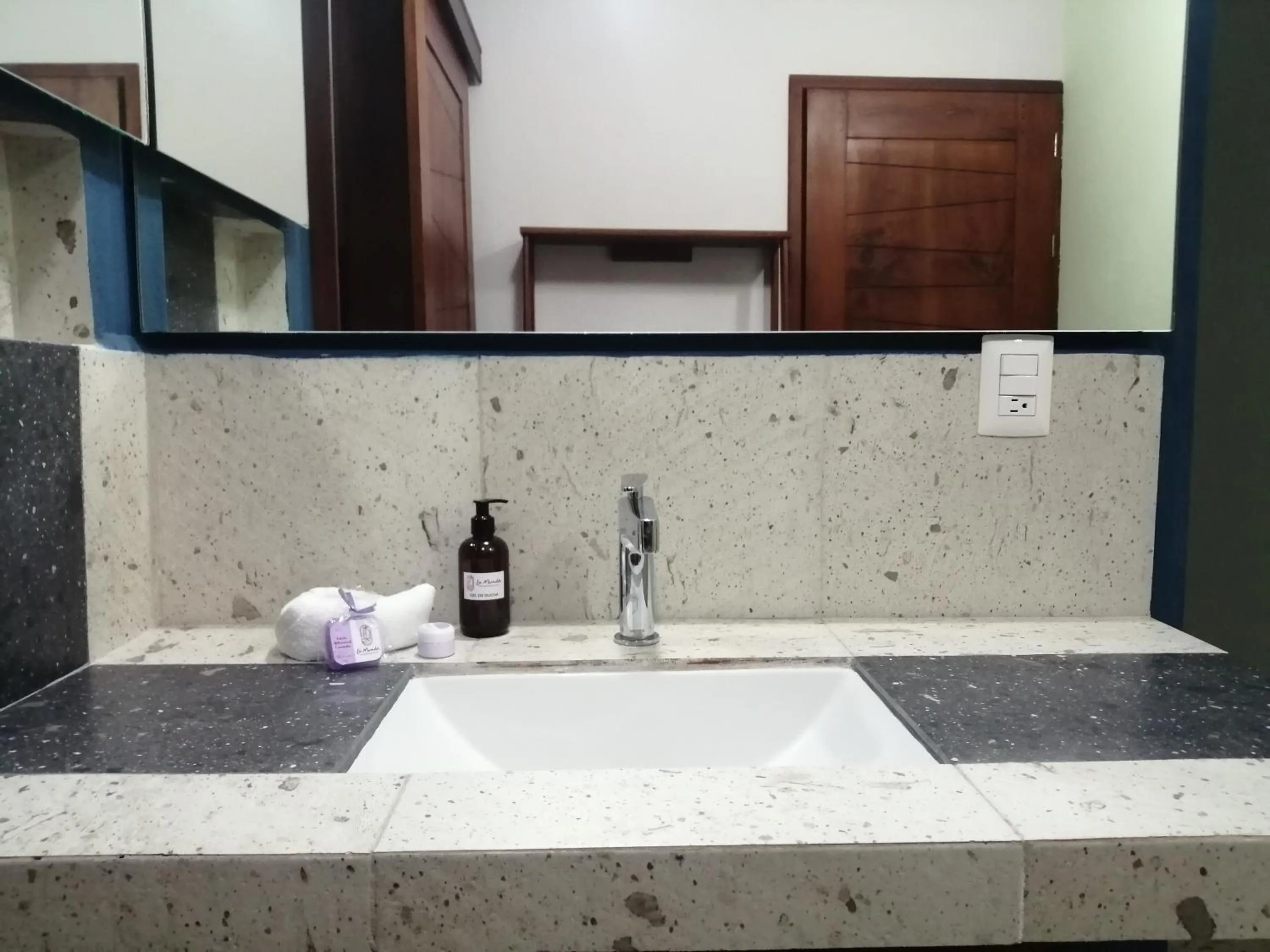 Bathroom in La Morada, una ventana al golfo - Hotel boutique