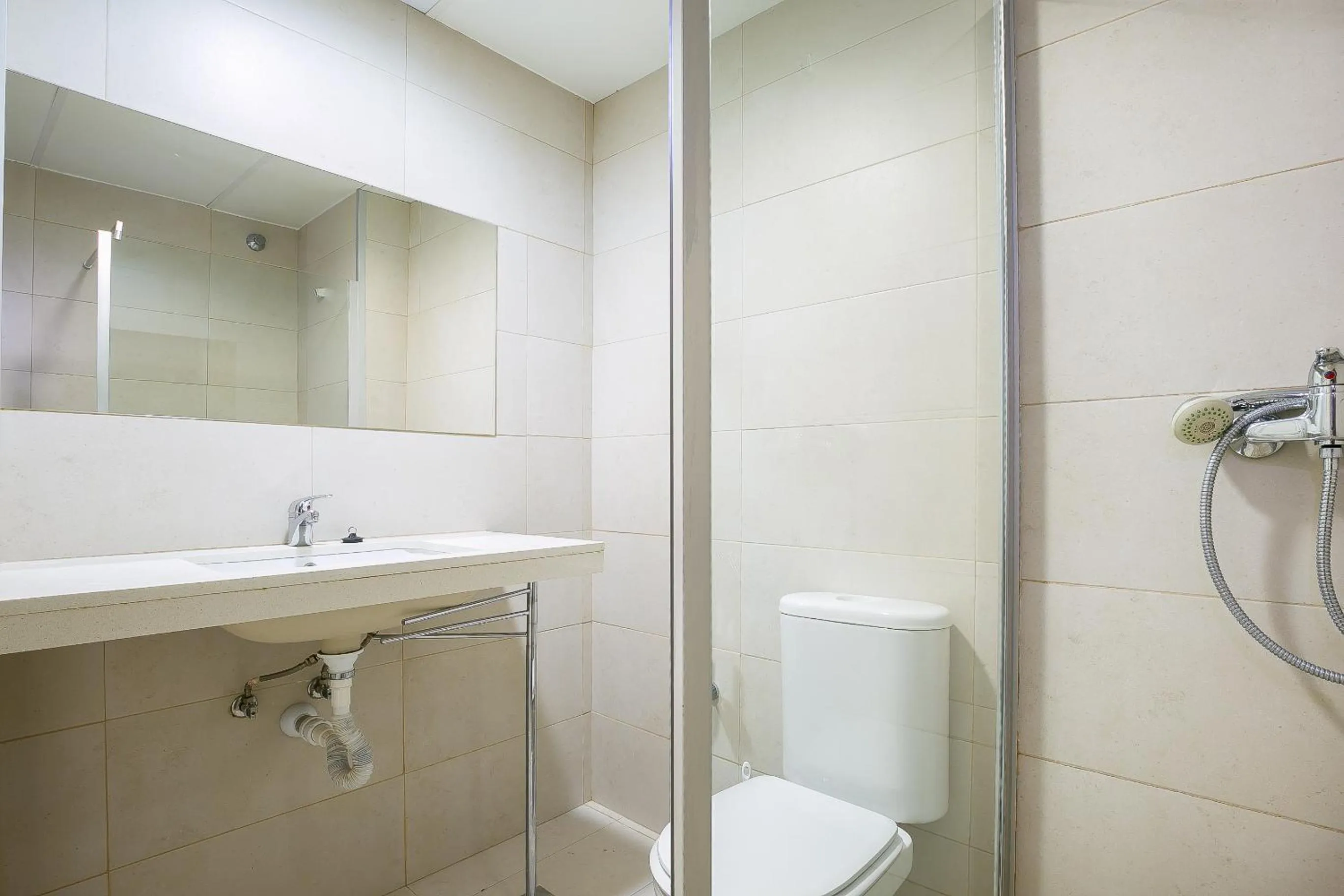 Bathroom in Apartamentos Empuriabrava Maurici Park