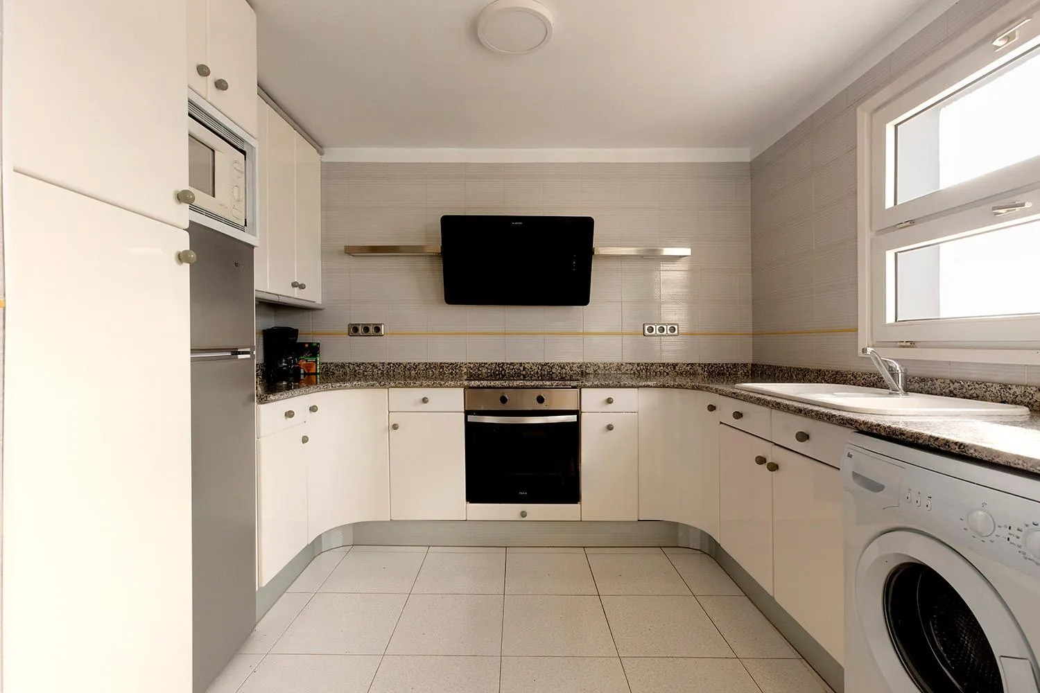 Coffee/tea facilities in Apartamentos Empuriabrava Maurici Park