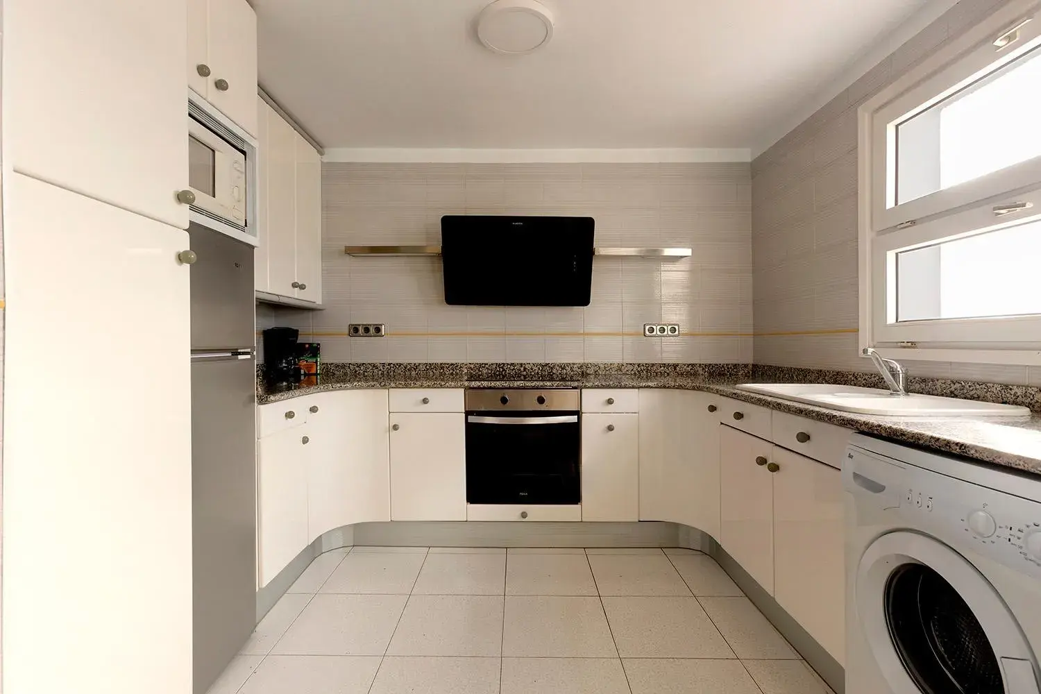 Three-Bedroom Apartment in Apartamentos Empuriabrava Maurici Park Three-Bedroom Apartment in Apartamentos Empuriabrava Maurici Park