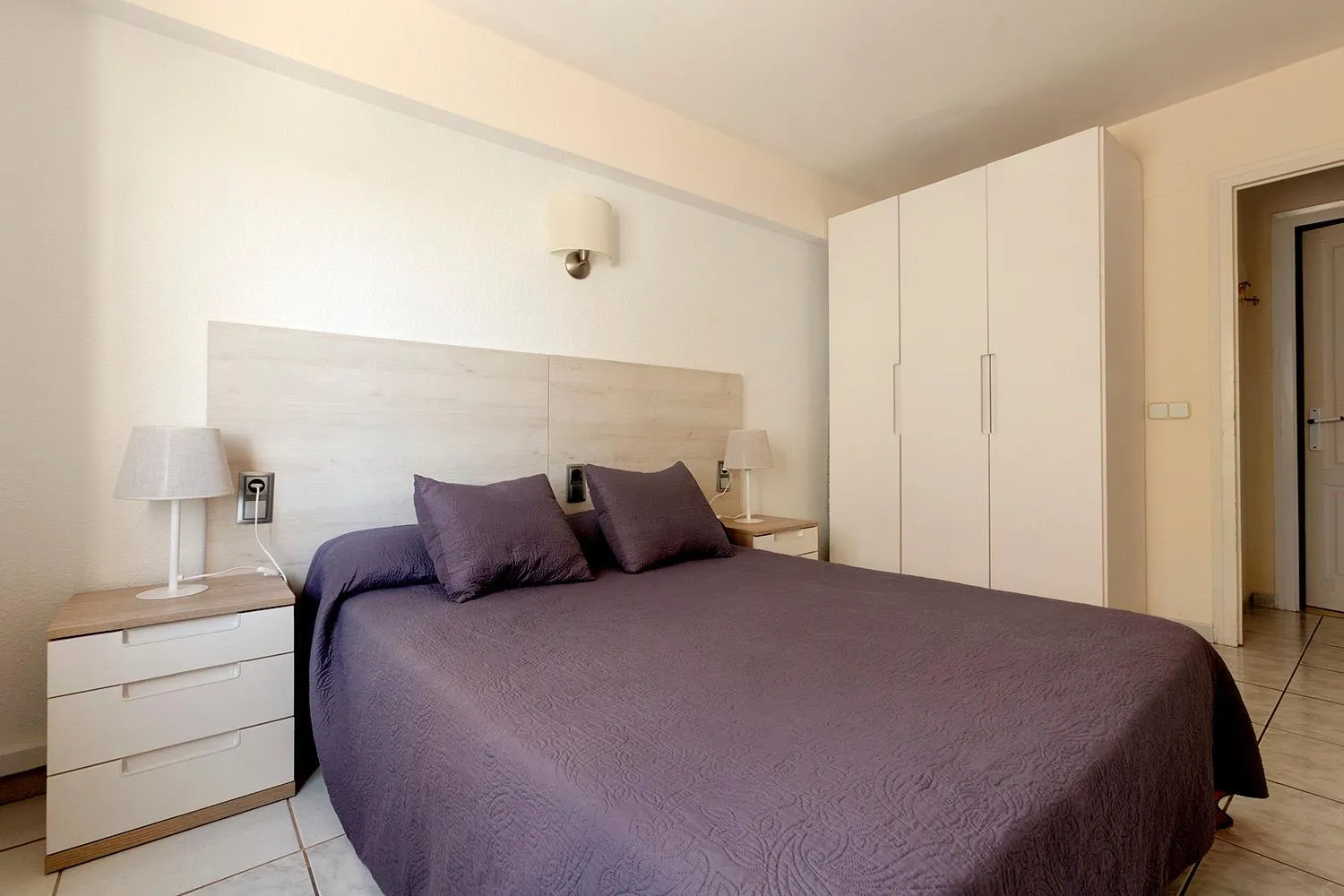 Bed in Apartamentos Empuriabrava Maurici Park